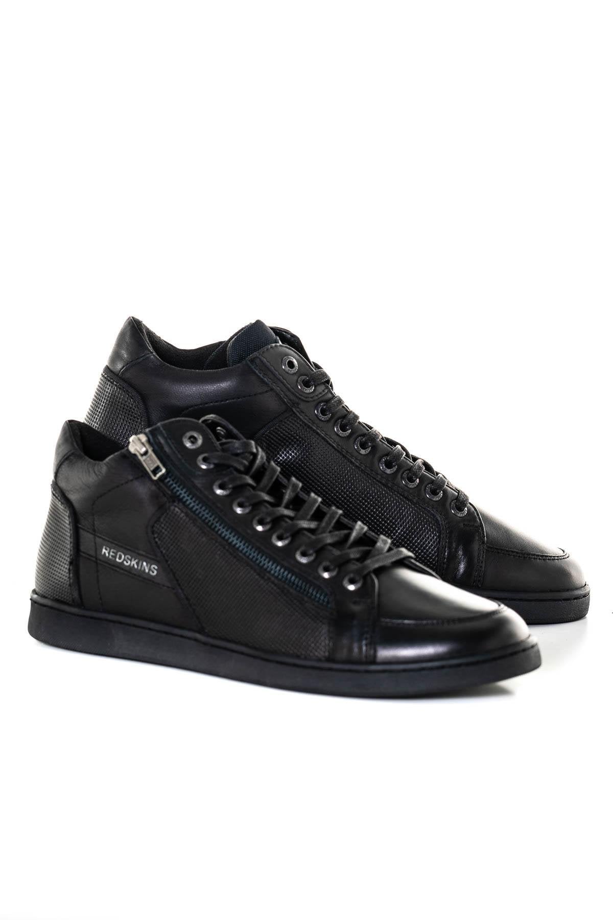 Monochrome black leather sneakers - Image n°1