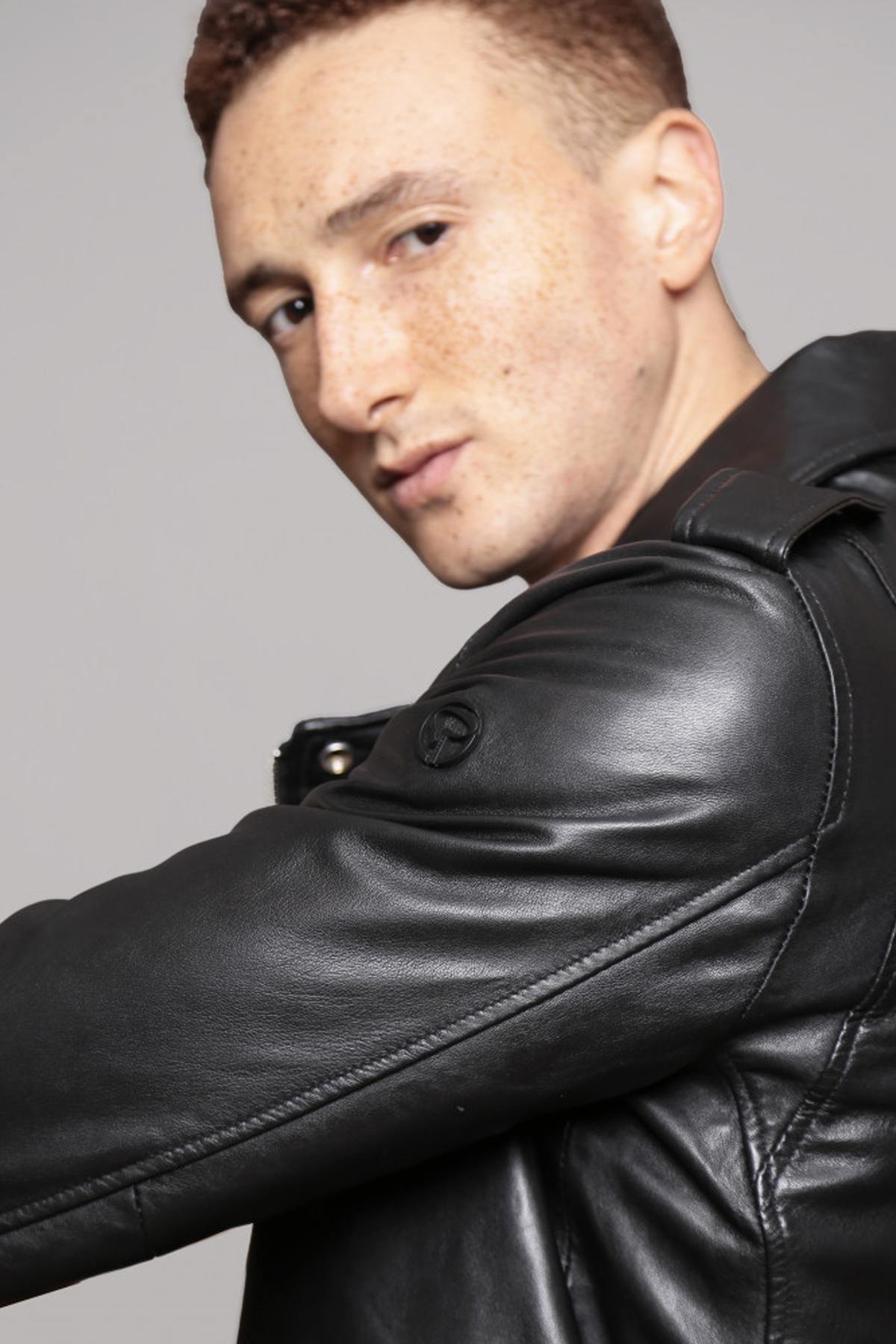 Perfecto style jacket in black lambskin - Image n°8