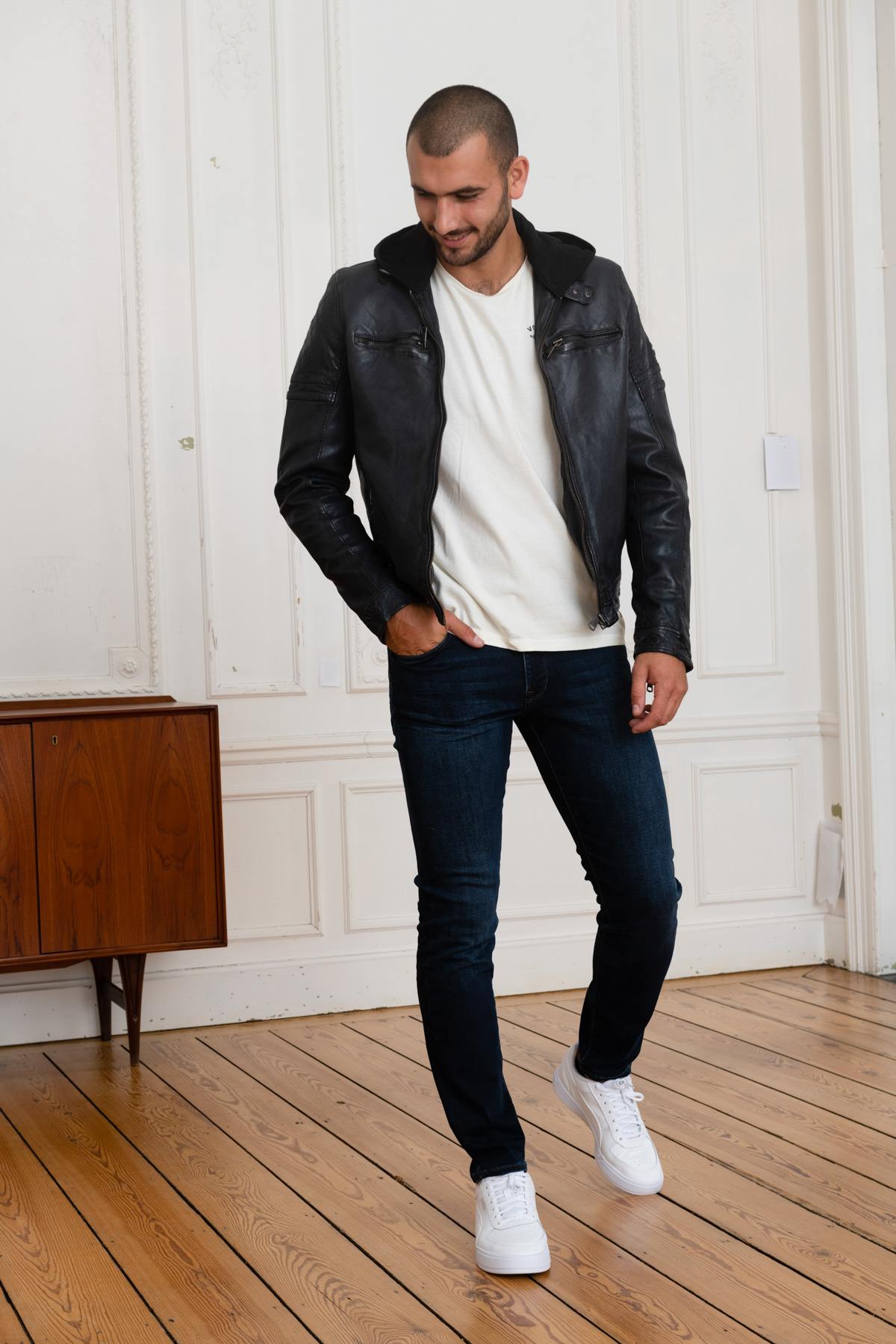 Navy blue leather jacket with removable hood - Image n°2