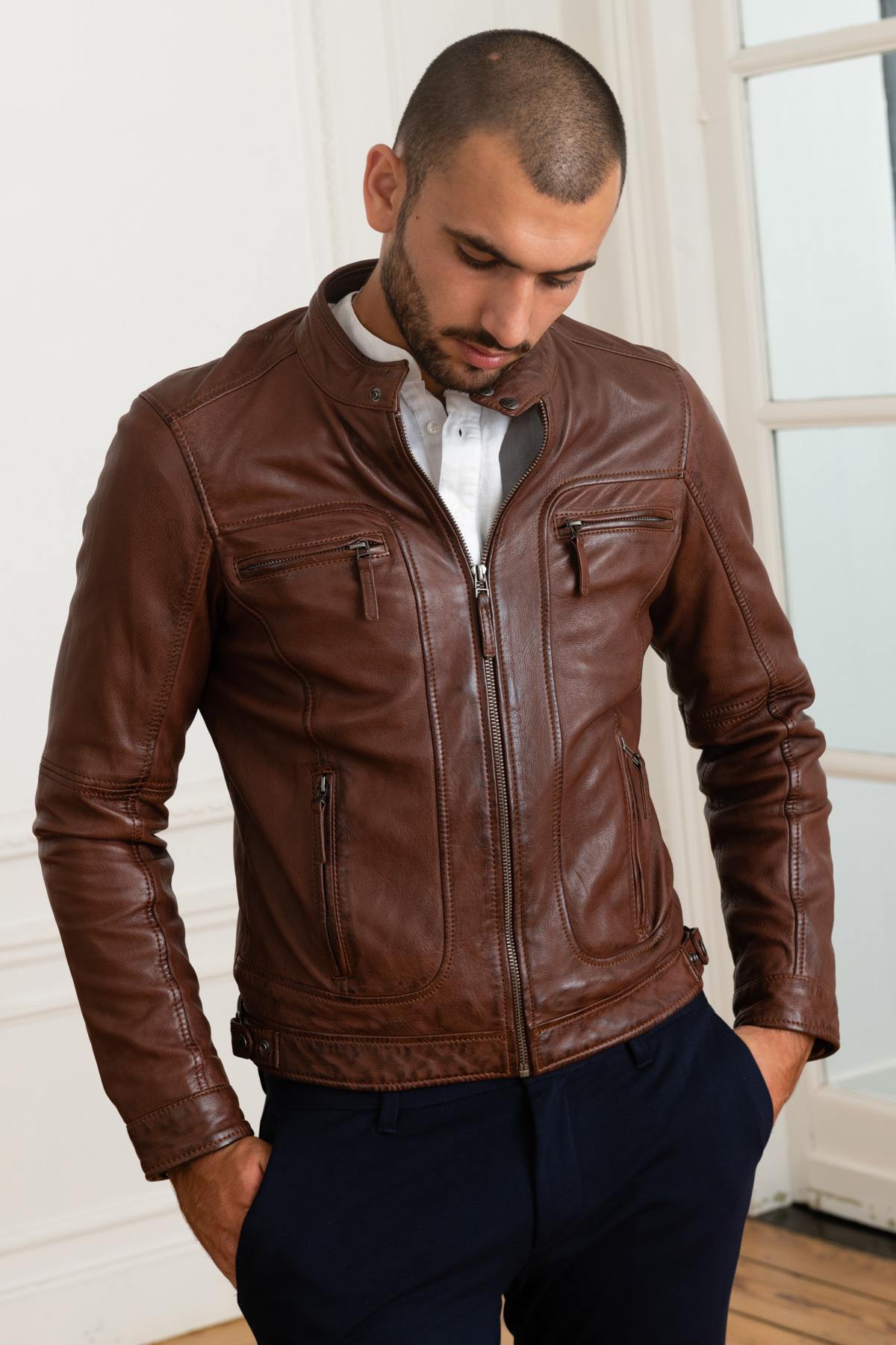 Brown slim-fit leather jacket - Image n°1