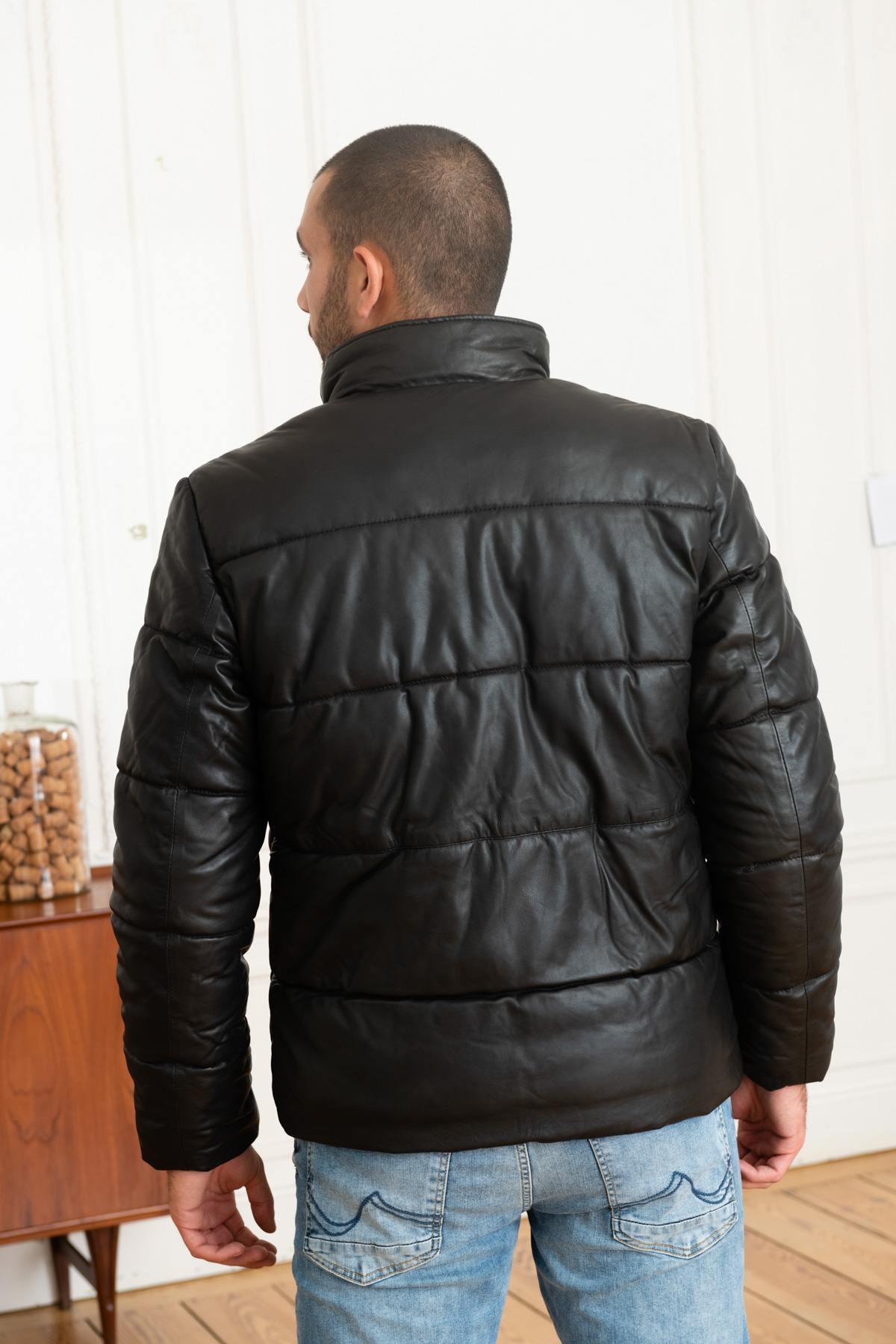 Warm down jacket in black genuine leather - Image n°5