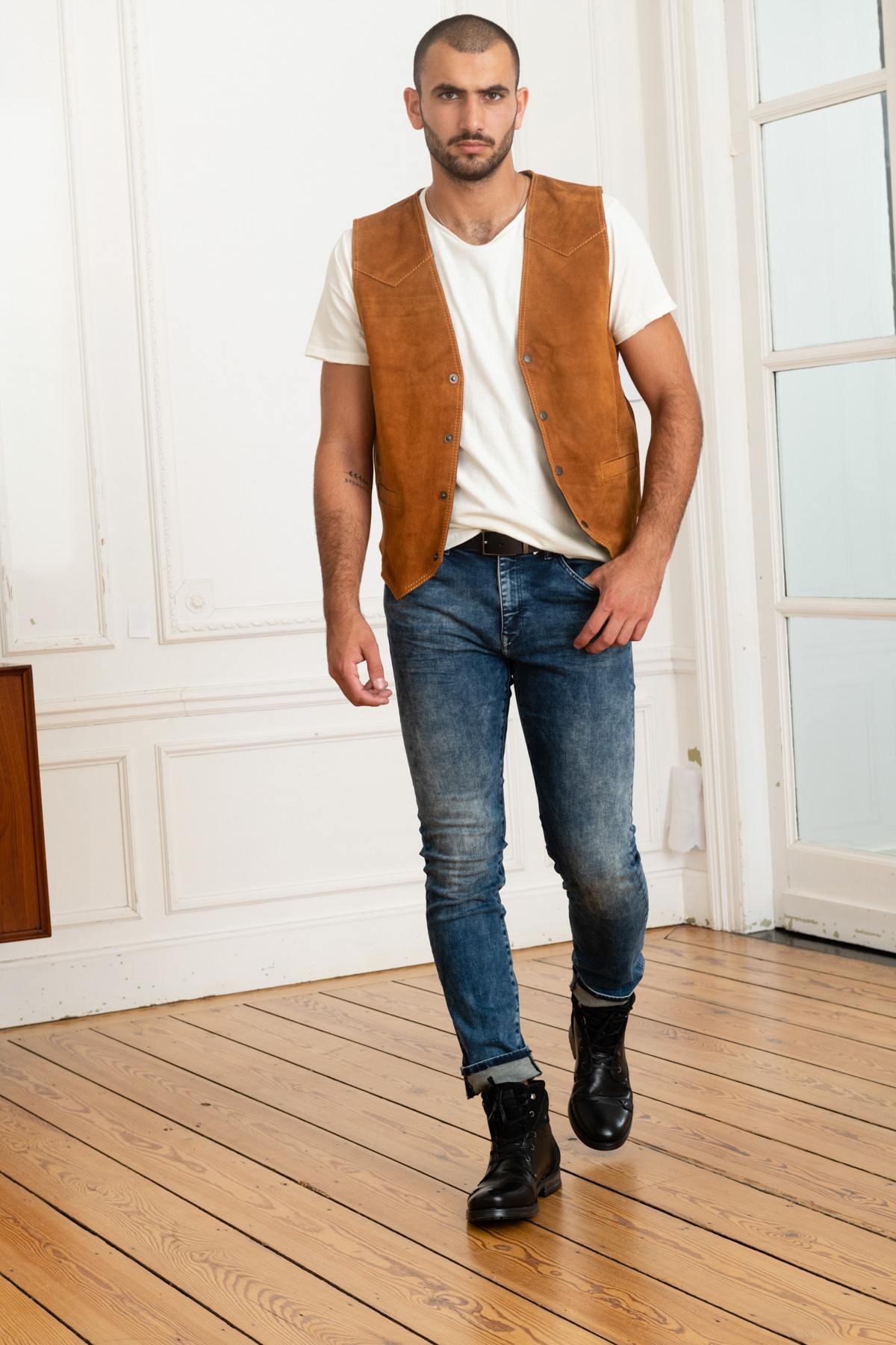 Cognac suede leather sleeveless vest - Image n°2