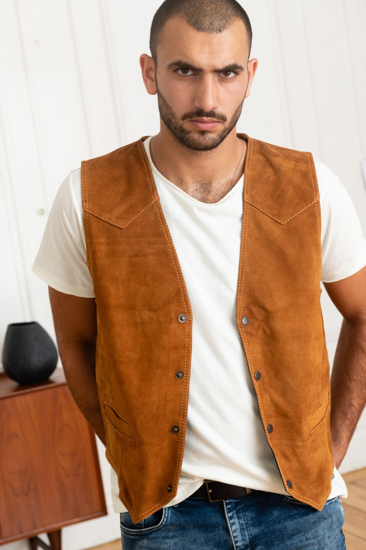 Cognac suede leather sleeveless vest - Image n°1