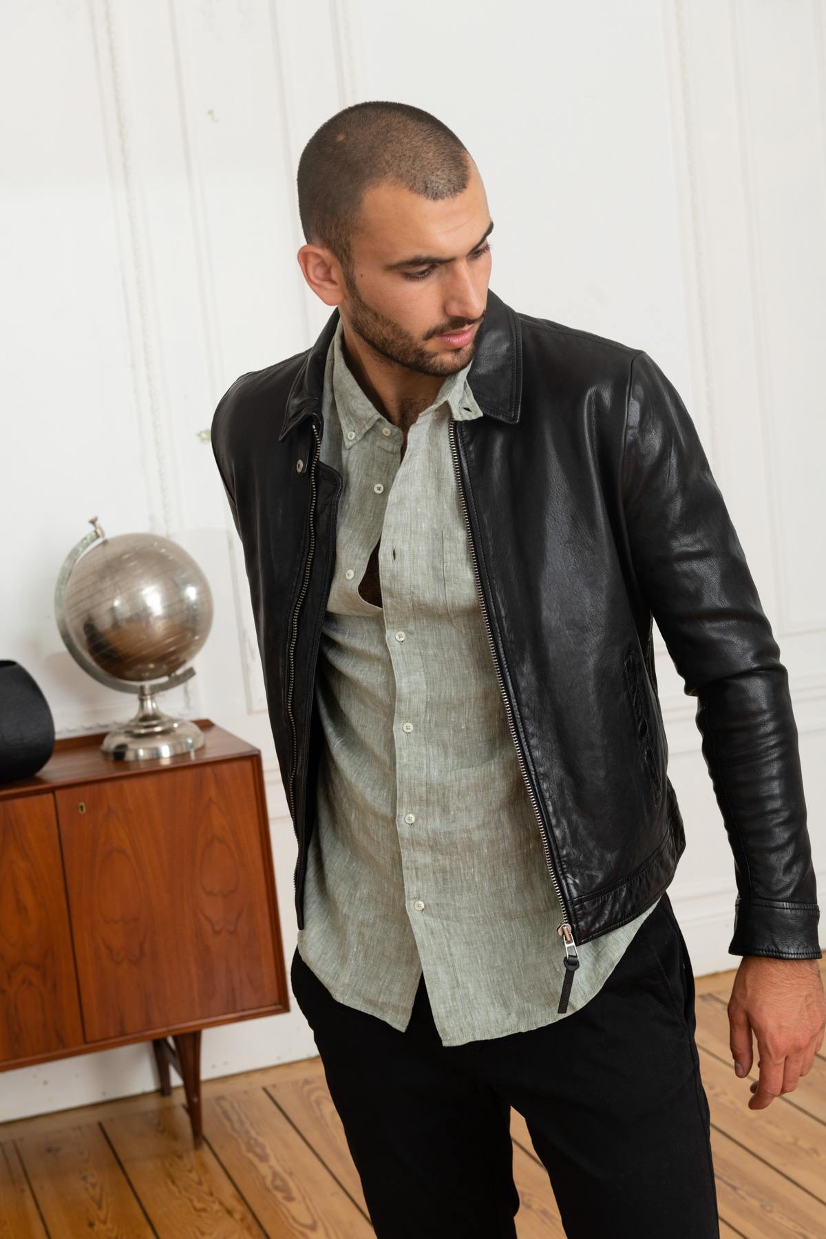 Ecofriendly black leather shirt collar jacket - Image n°6