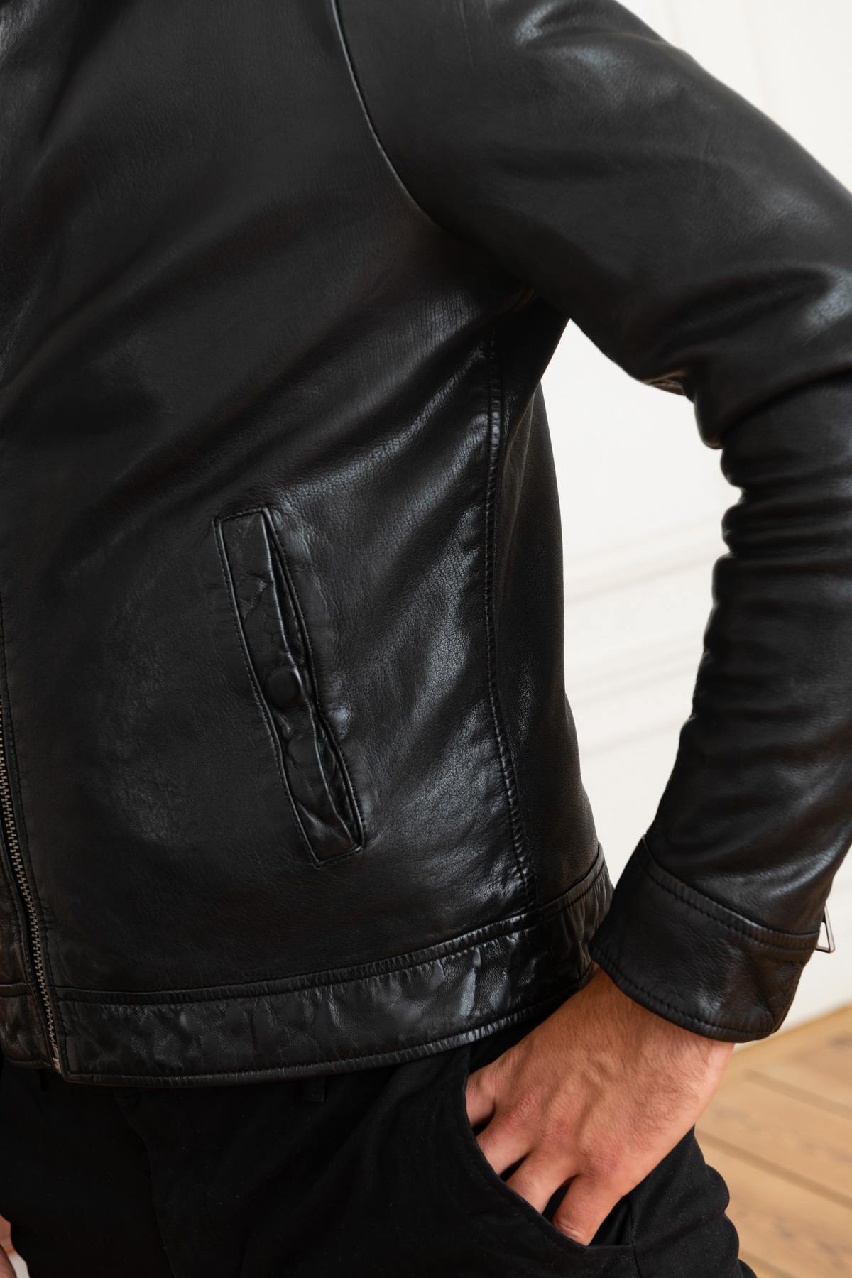 Ecofriendly black leather shirt collar jacket - Image n°8