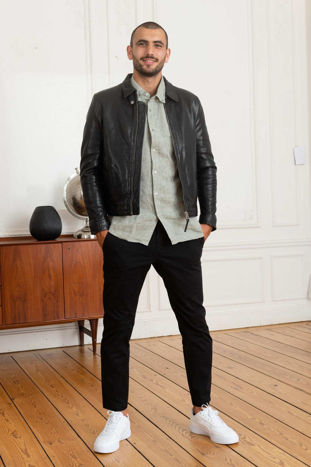 Ecofriendly black leather shirt collar jacket - Image n°2