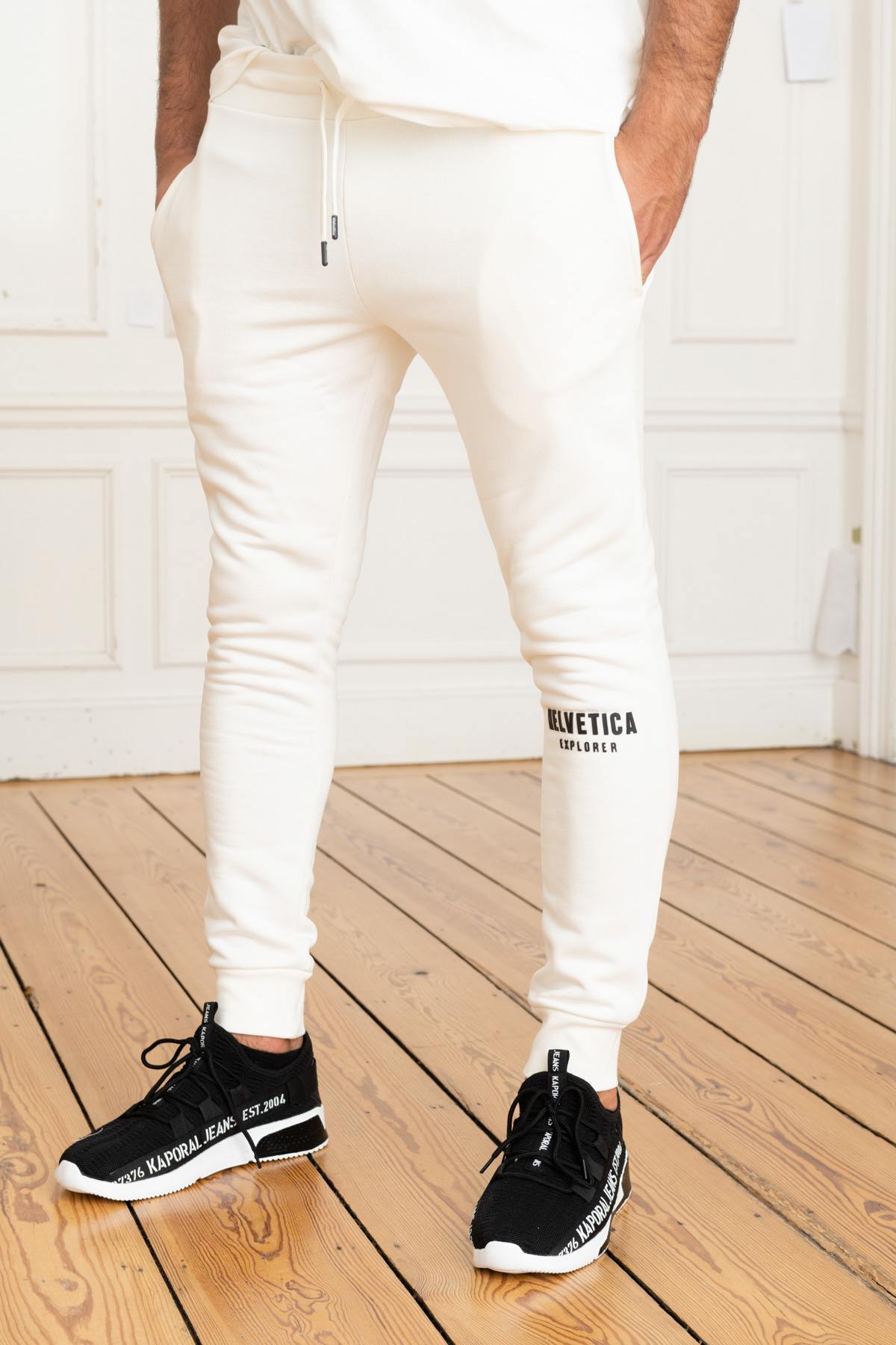 White streetwear jogging pants - Image n°1