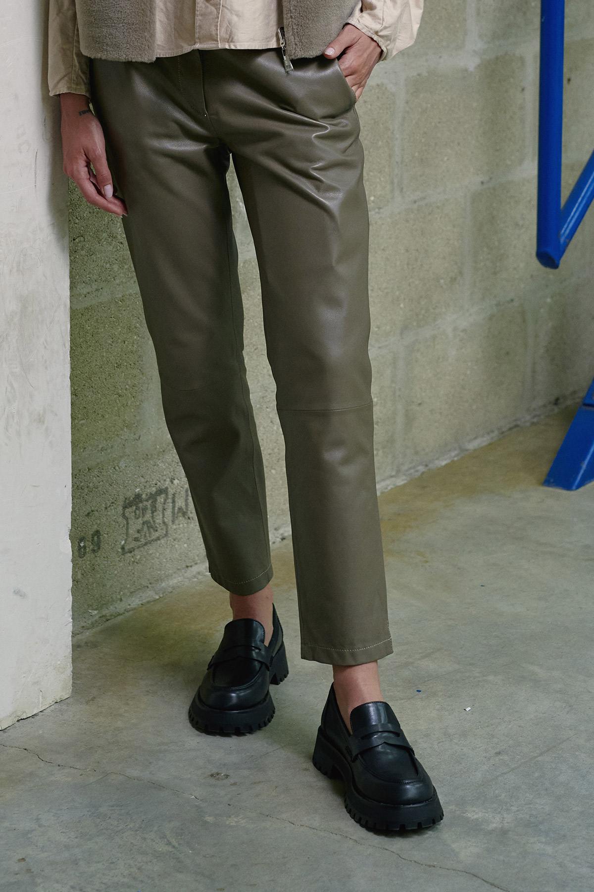 7/8 cigarette pants in beige sheep leather - Image n°1