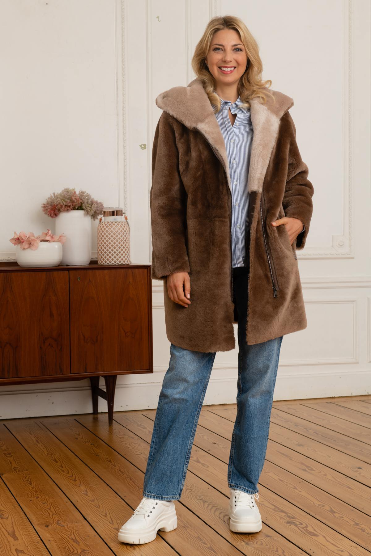 Brown fur coat - Image n°3