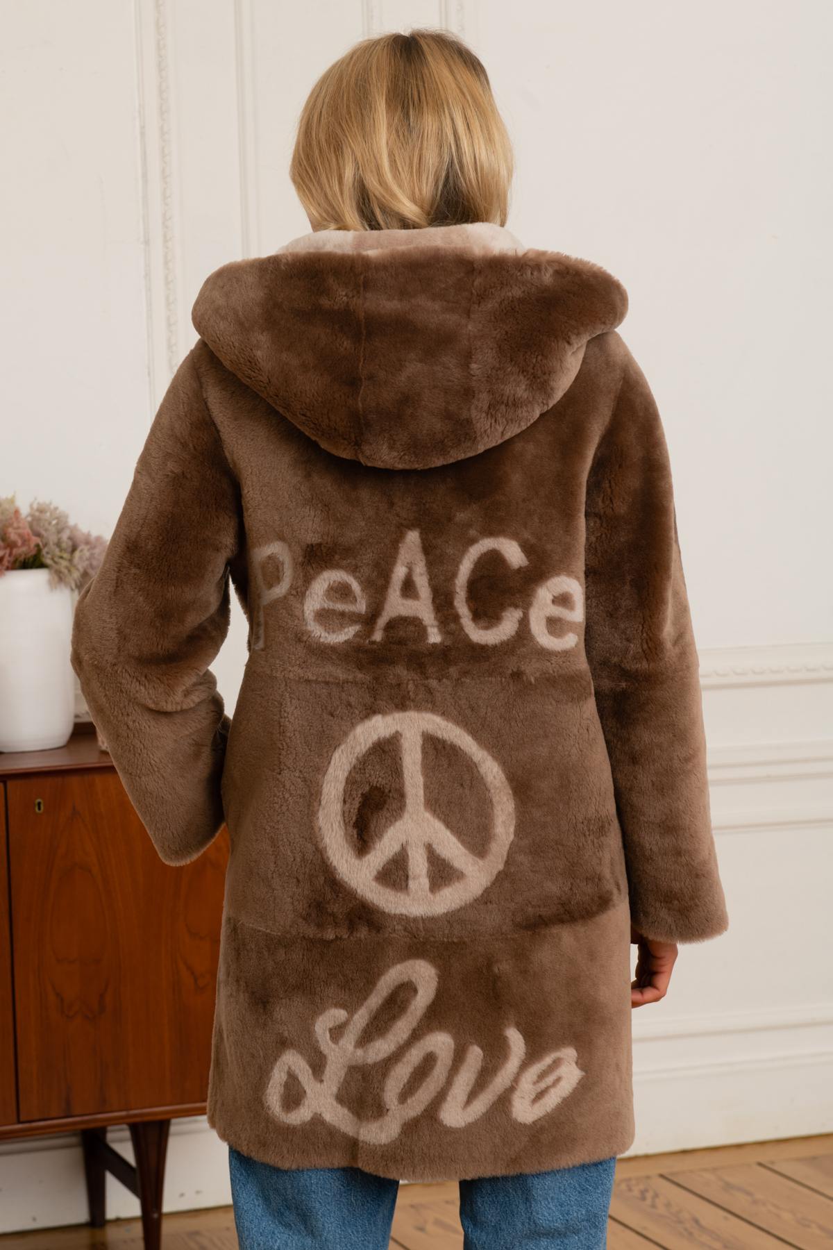 Brown fur coat - Image n°2