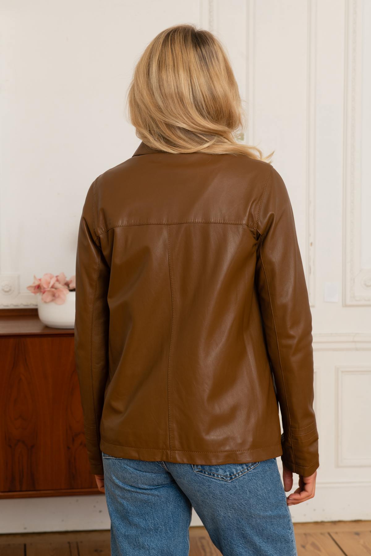 Women's brown leather jacket with shirt collar - Image n°5