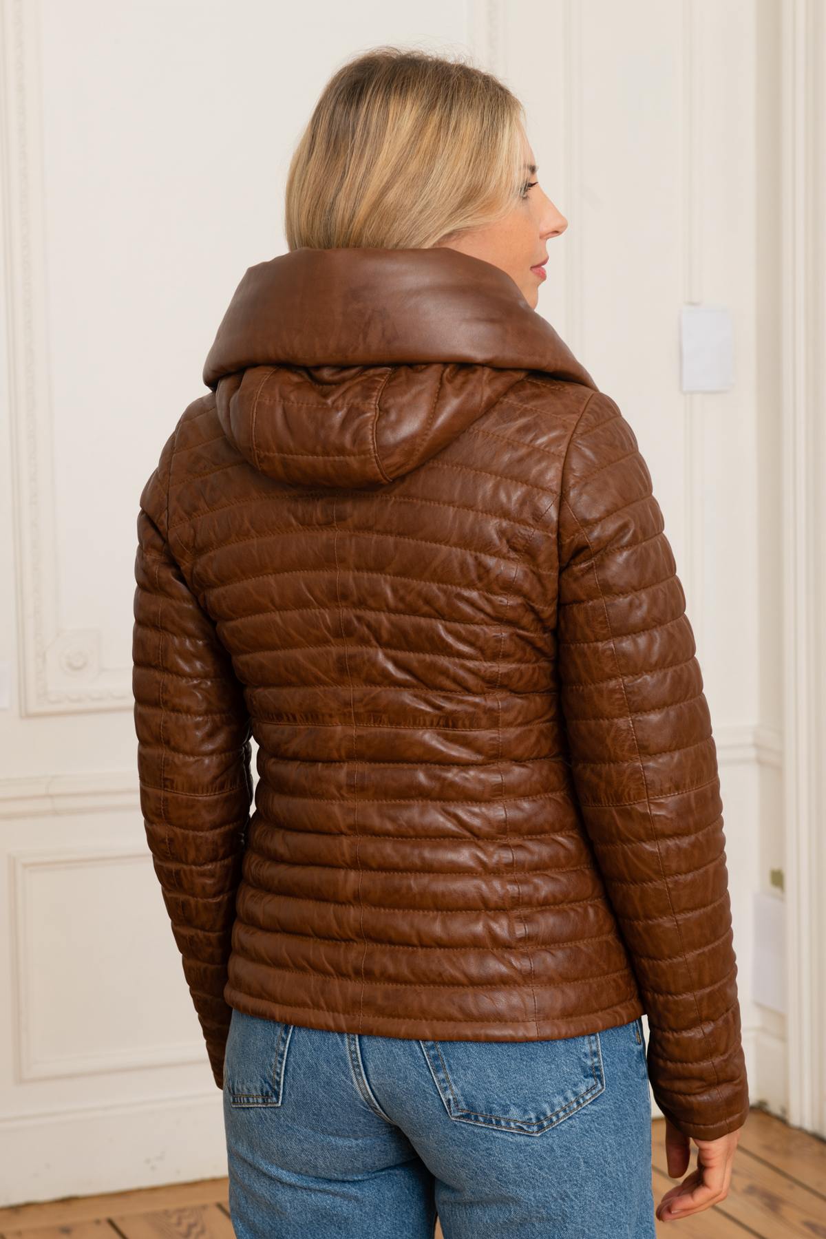 Quilted brown leather down jacket - Image n°2