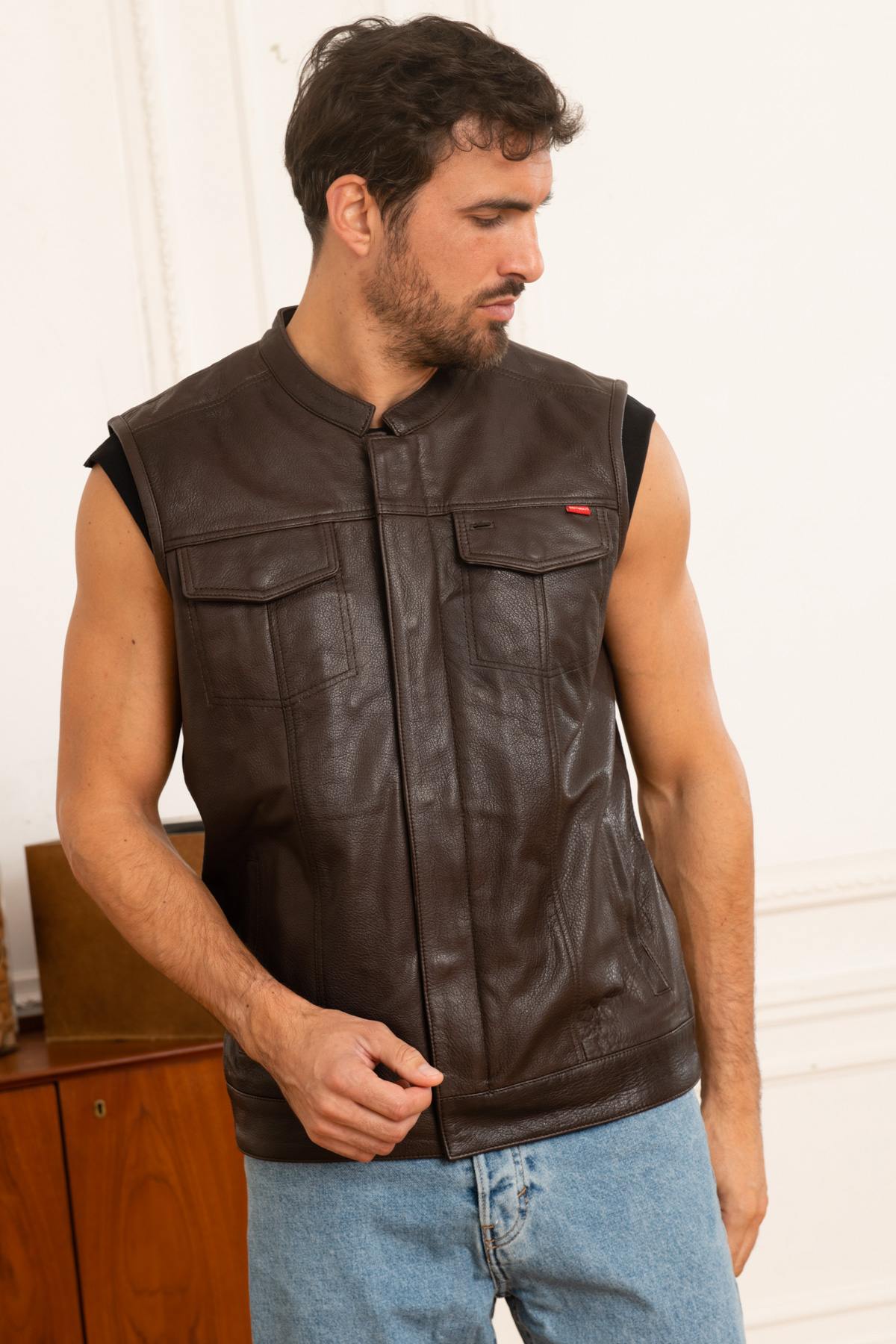 Sleeveless biker vest in brown goatskin leather - Image n°3