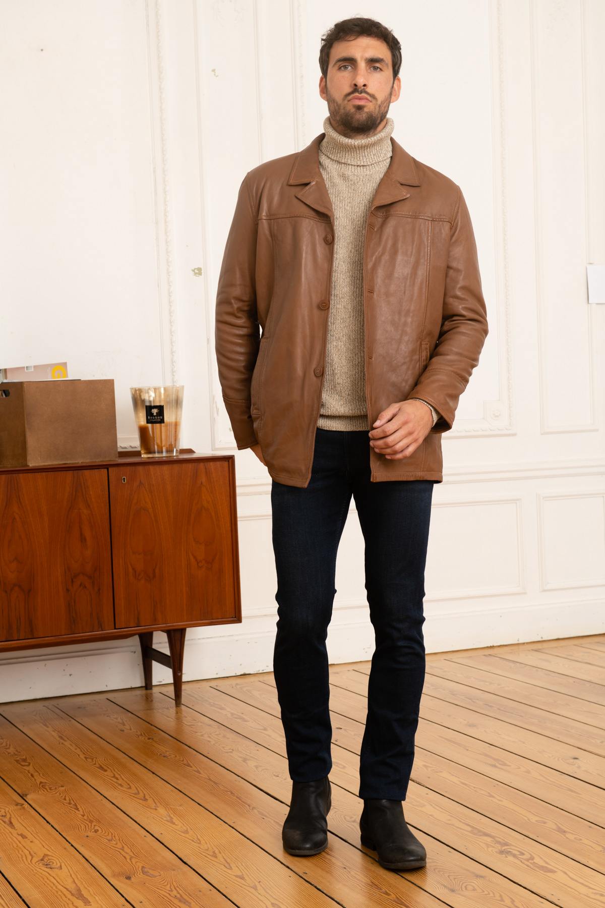 Mid-length men's jacket in cognac leather - Image n°2