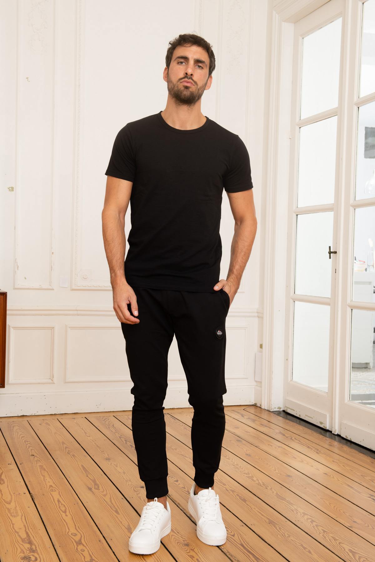 Black jogging pants - Image n°2