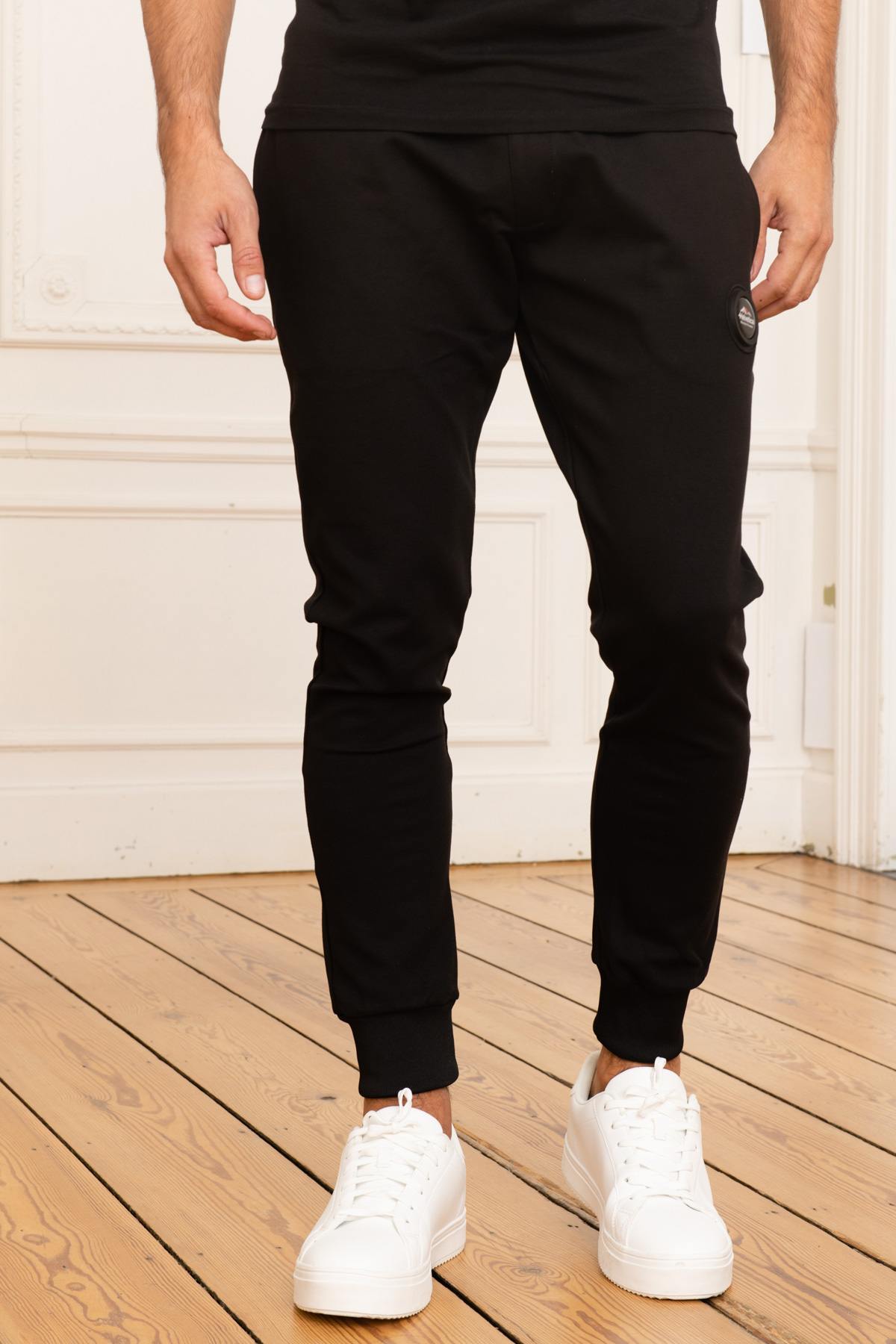 Black jogging pants - Image n°1