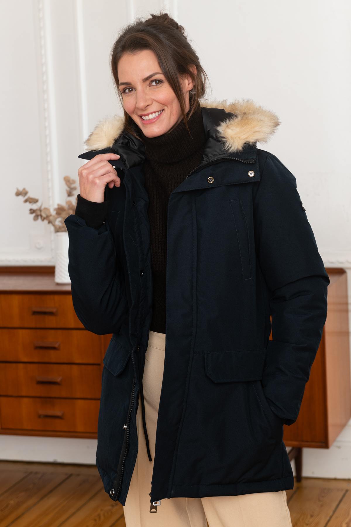 Navy blue parka with removable faux fur - Image n°1