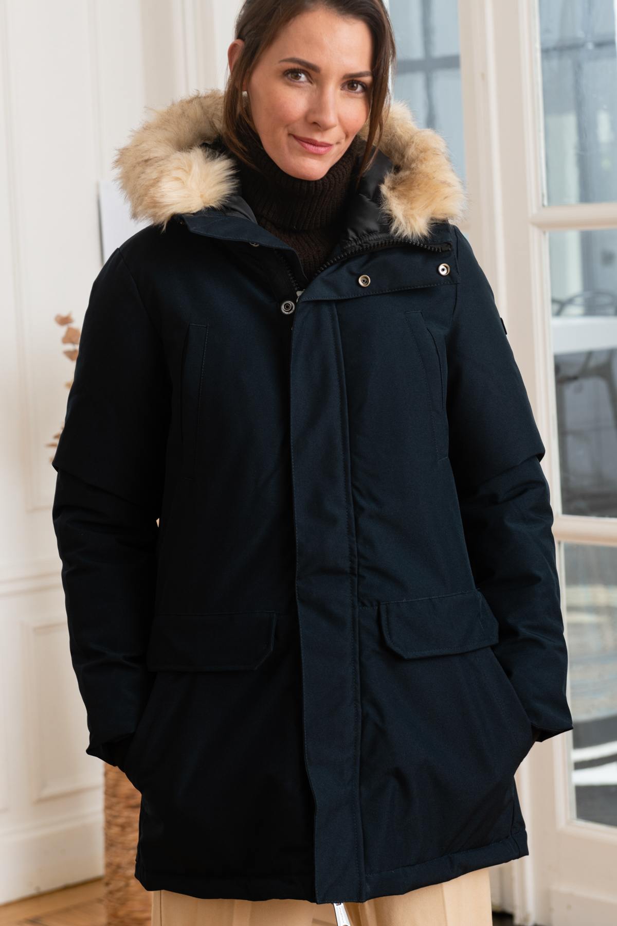 Navy blue parka with removable faux fur - Image n°3