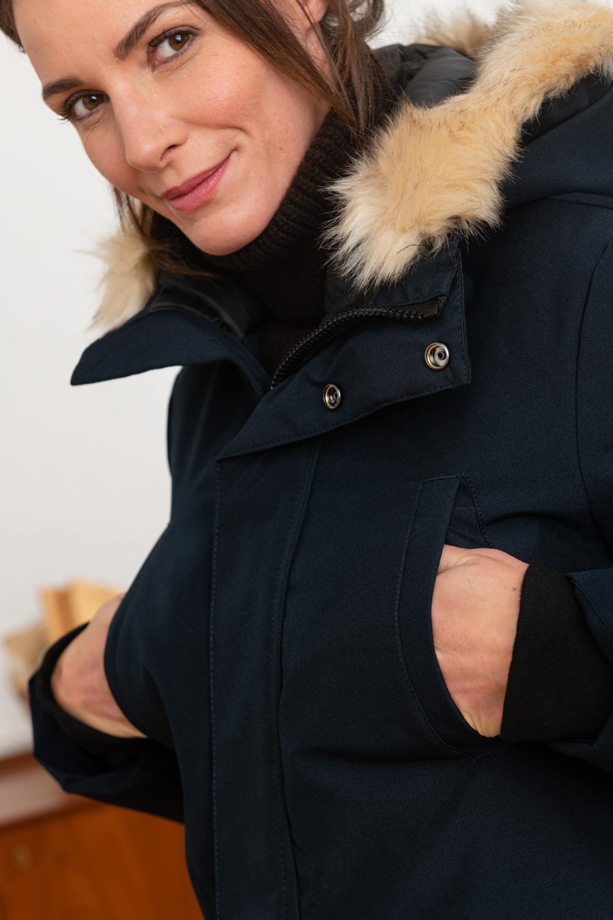 Navy blue parka with removable faux fur - Image n°7