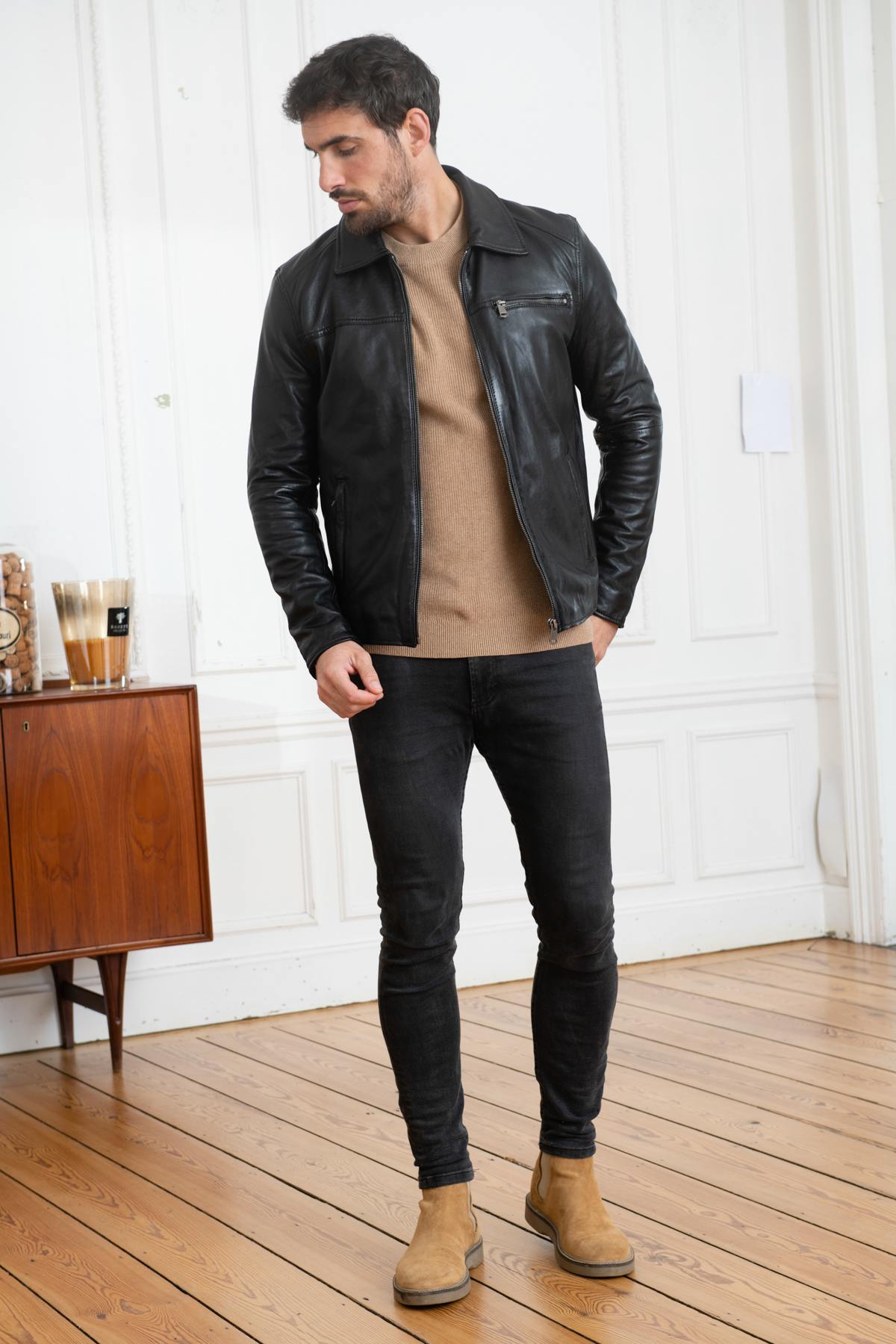 Black shirt collar jacket for men. - Image n°2