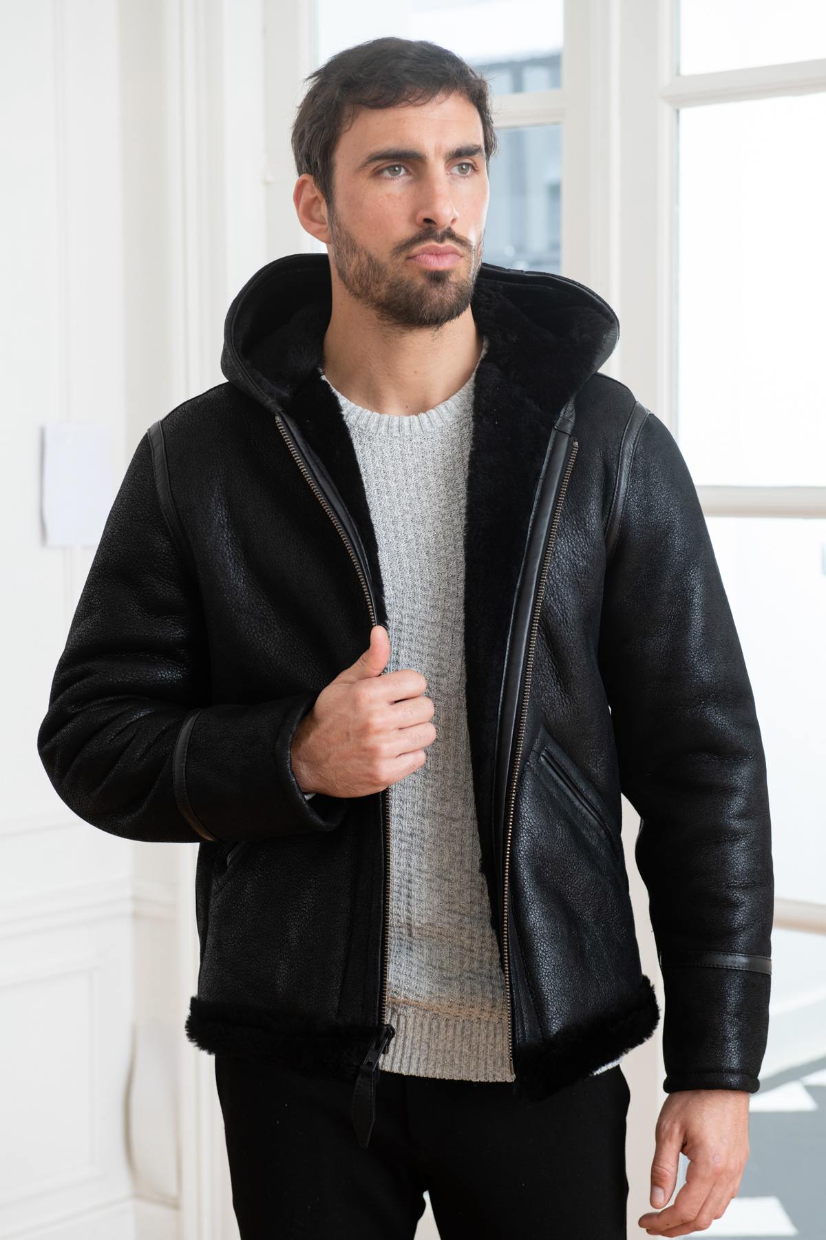 B-3 bomber in black shearling - Image n°1