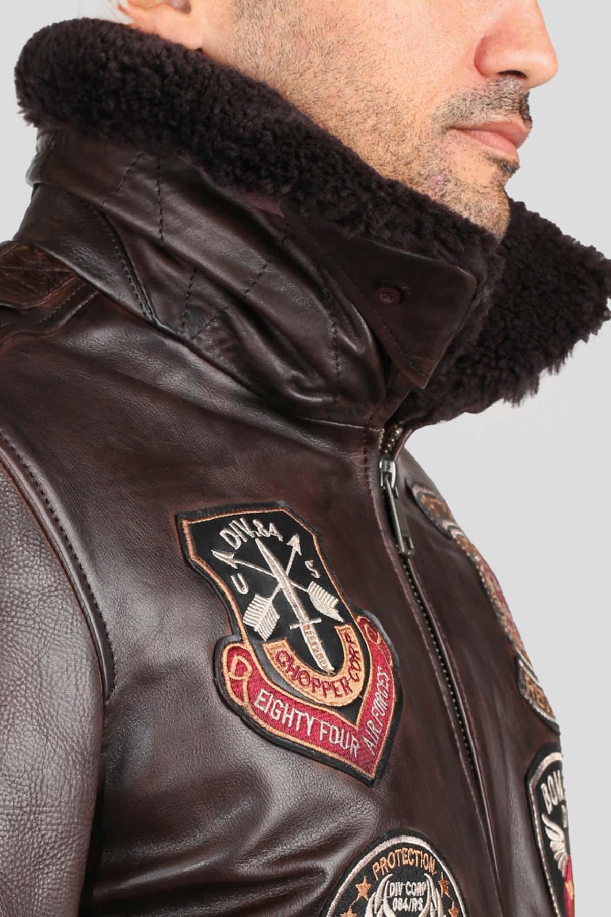 Fur collar jacket with pilot badges - Image n°4