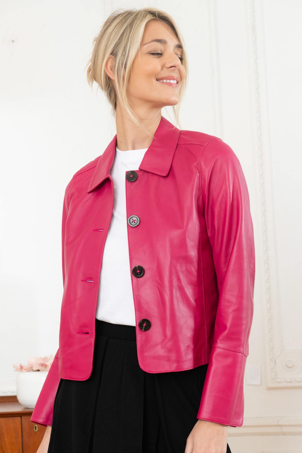 Women's shirt collar jacket in pink sheepskin leather - Image n°1