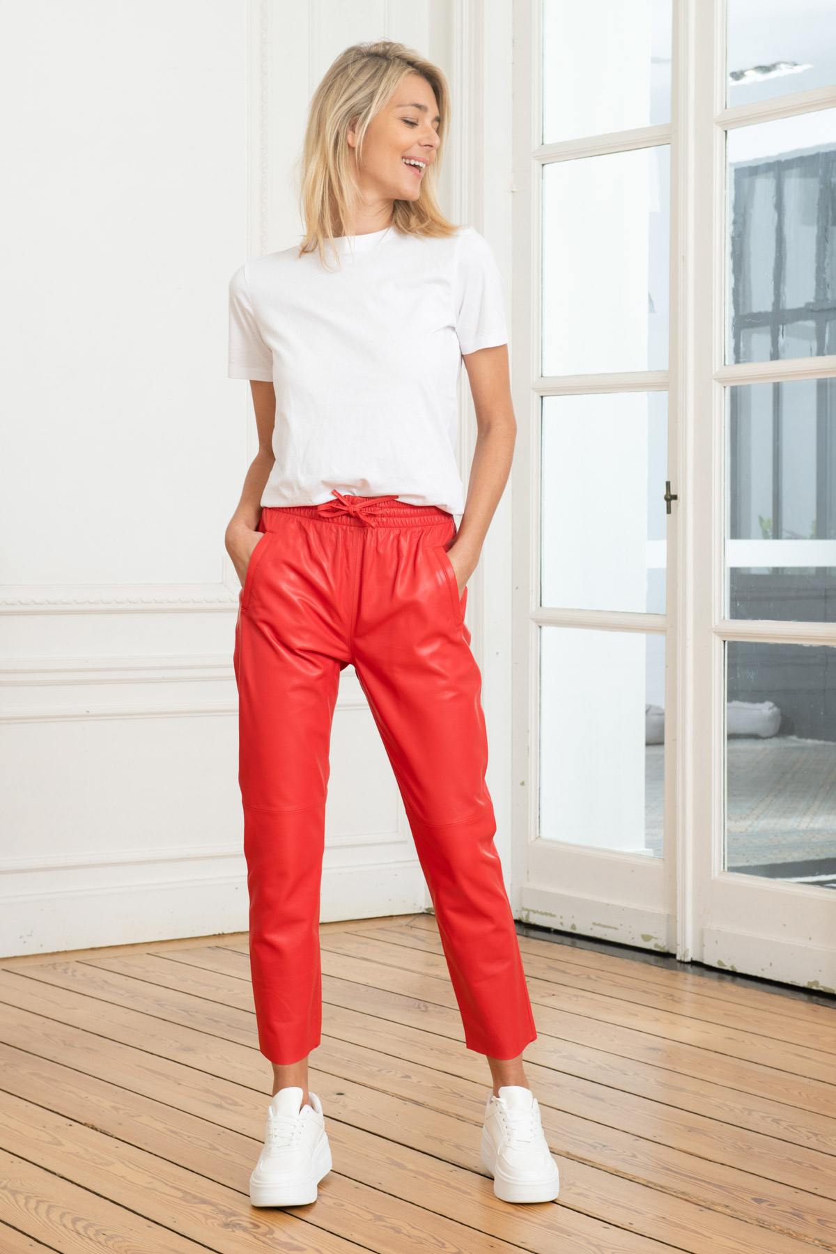 Women's red sheepskin leather pants - Image n°2