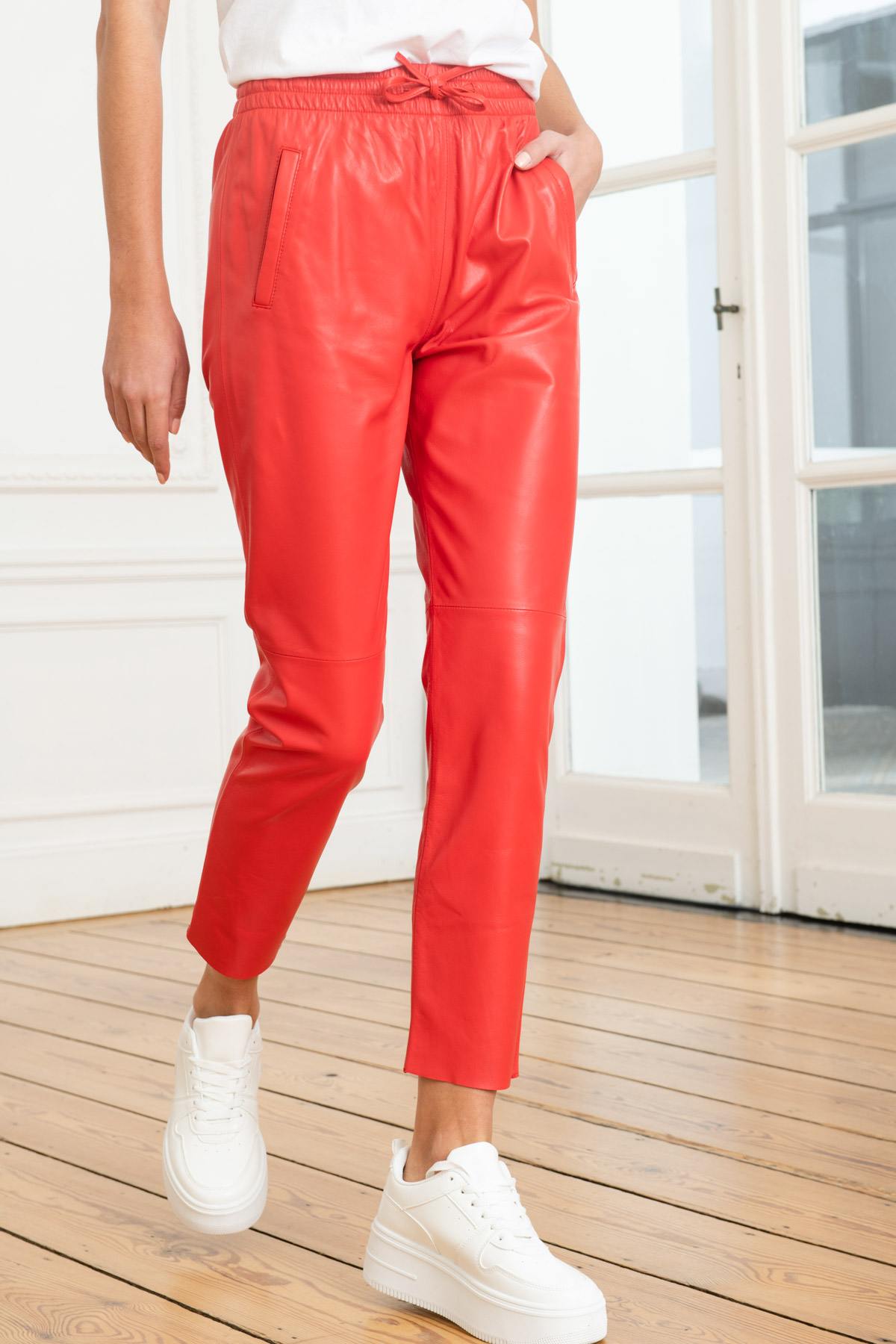 Women's red sheepskin leather pants - Image n°3