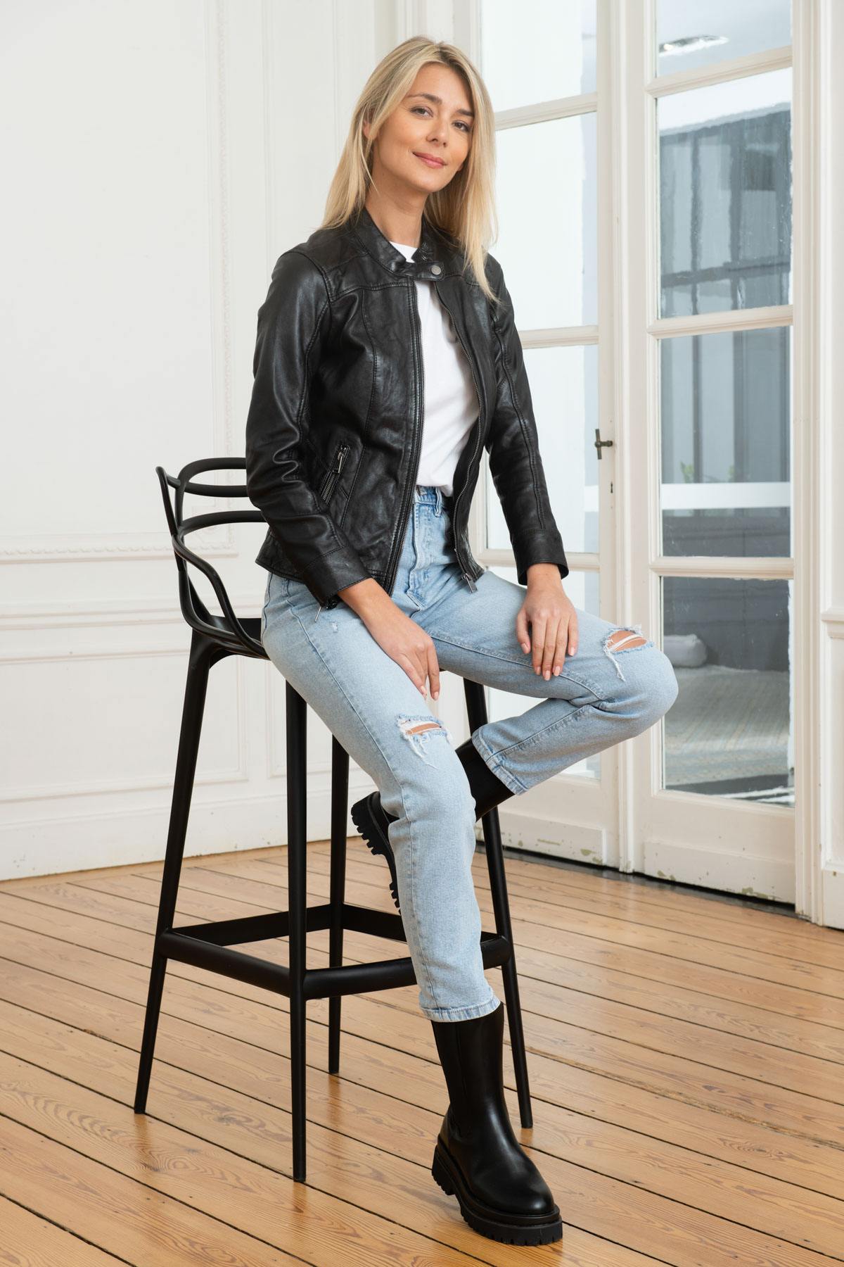 Women's black leather jacket - Image n°2