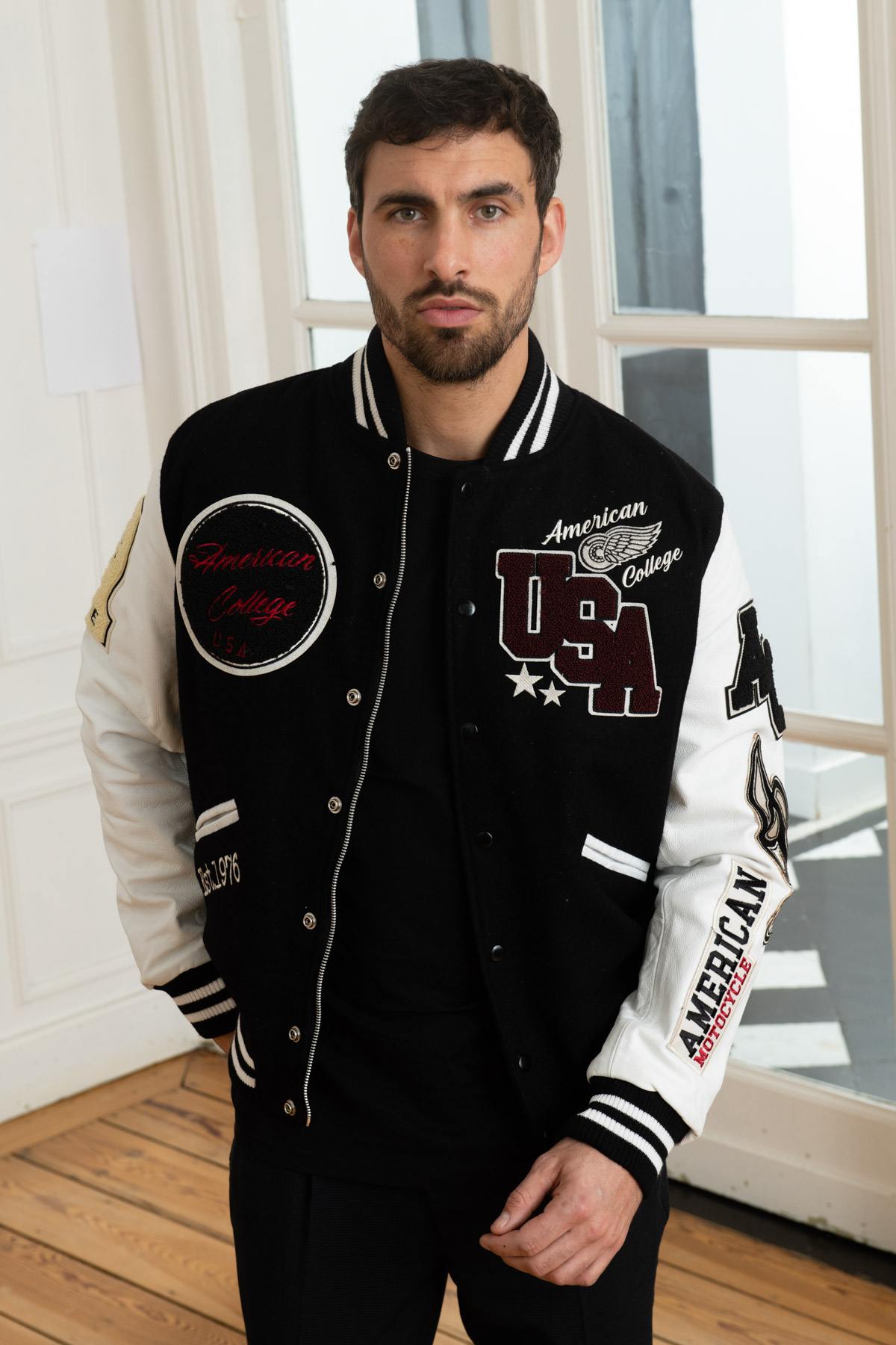 White and black American varsity jacket - Image n°1