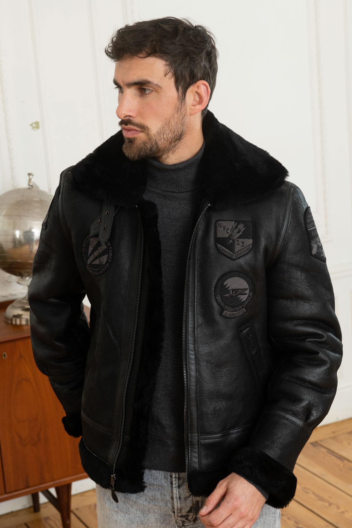 Black B3 bomber in black shearling - Image n°1