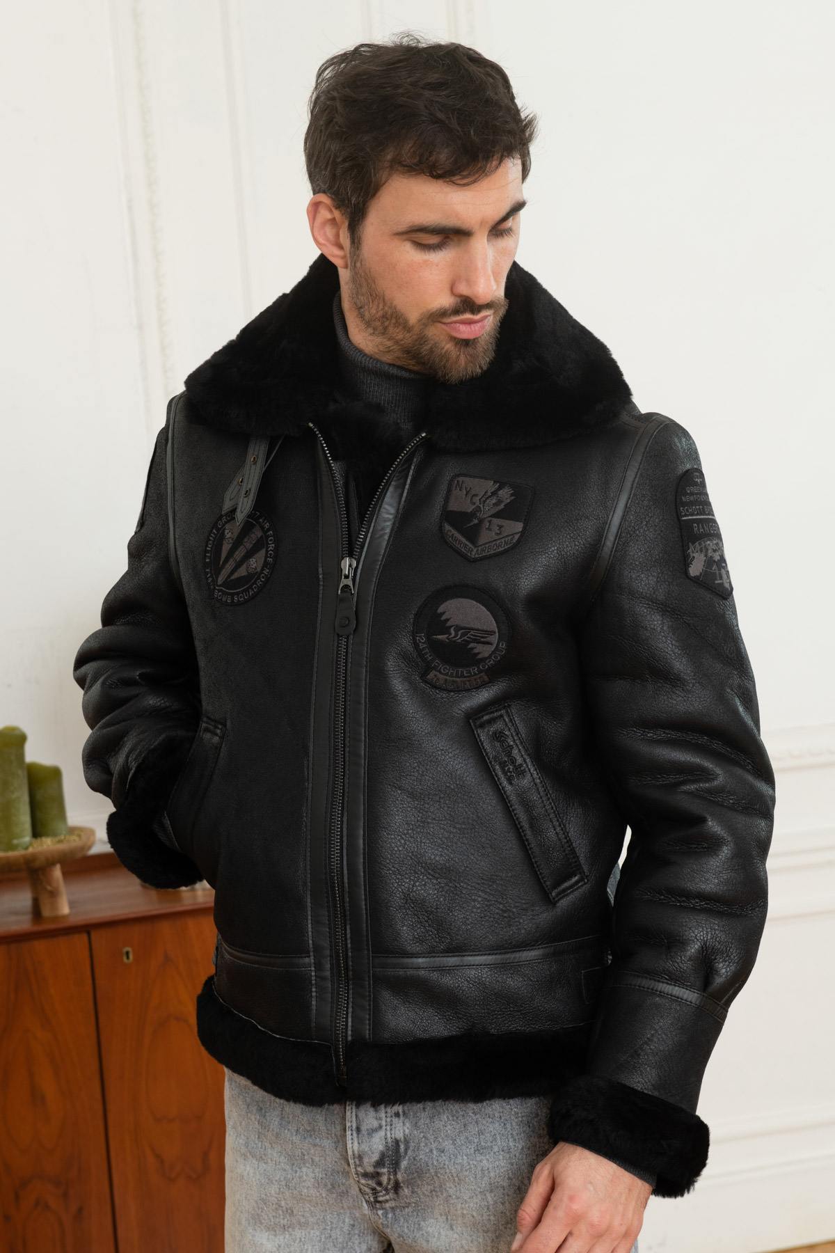 Black B3 bomber in black shearling - Image n°3