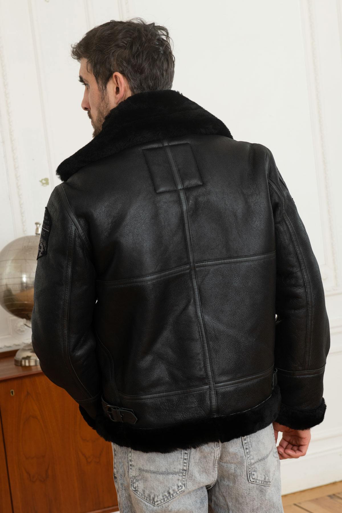 Black B3 bomber in black shearling - Image n°6