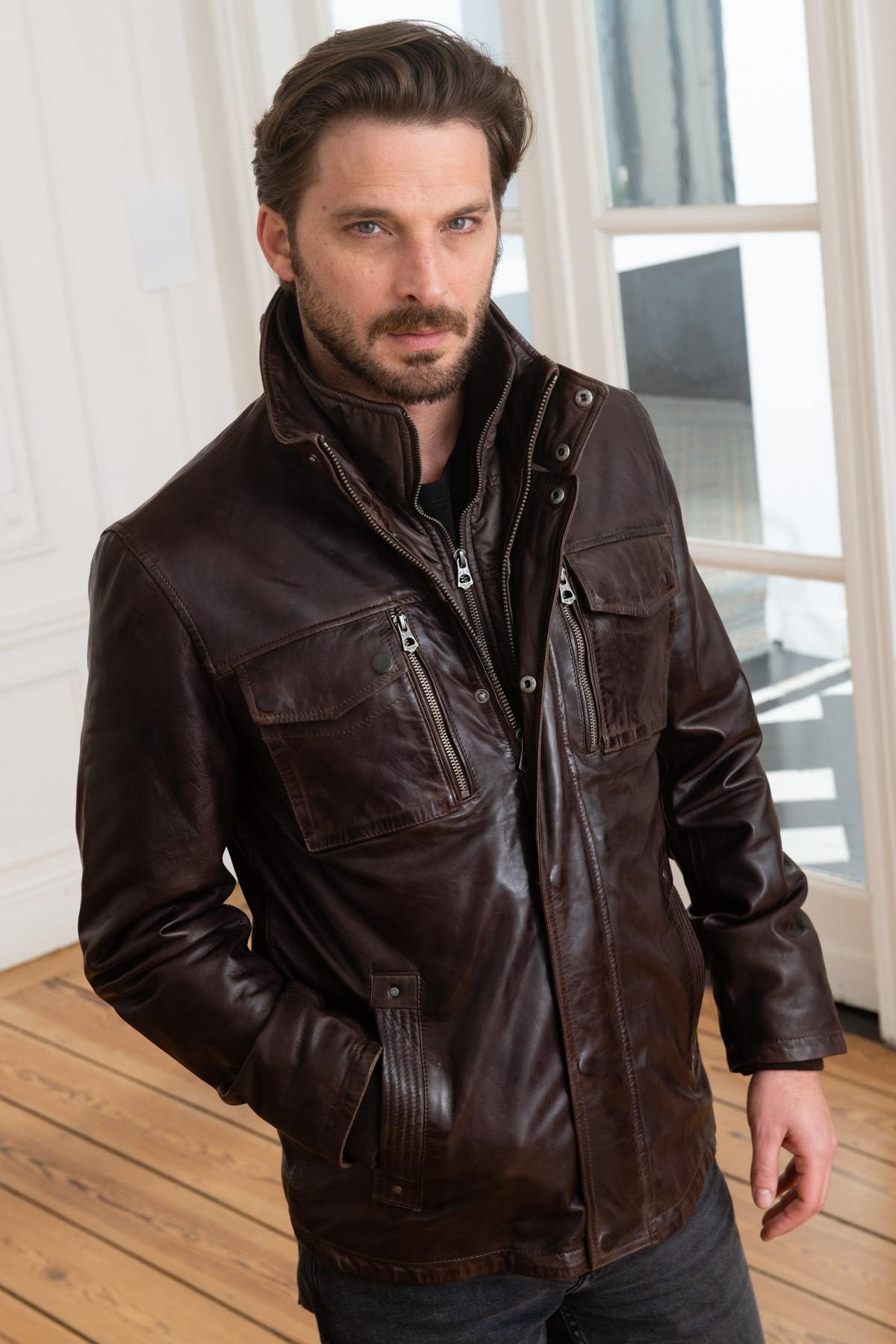 Brown leather jacket with stand-up collar - Image n°2