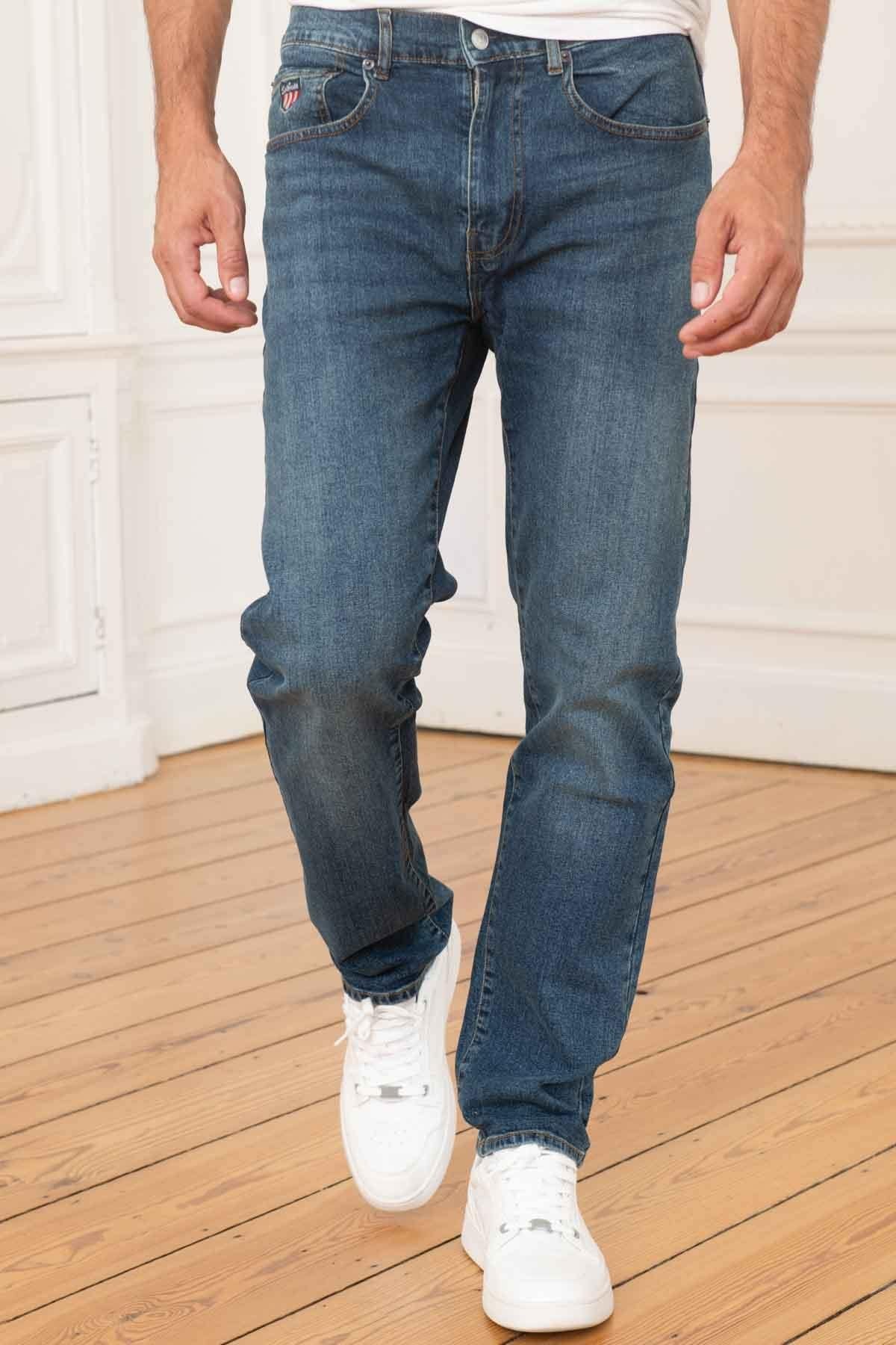 Blue jeans for men with logo in the pocket - Image n°1