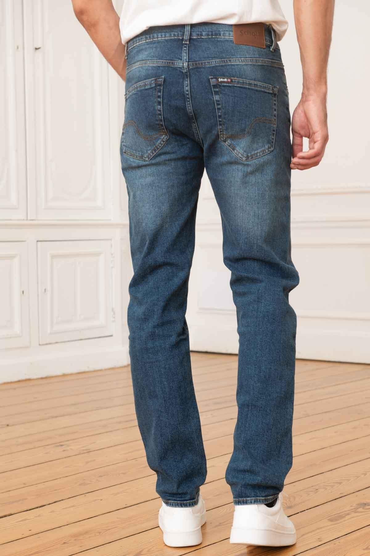 Blue jeans for men with logo in the pocket - Image n°5