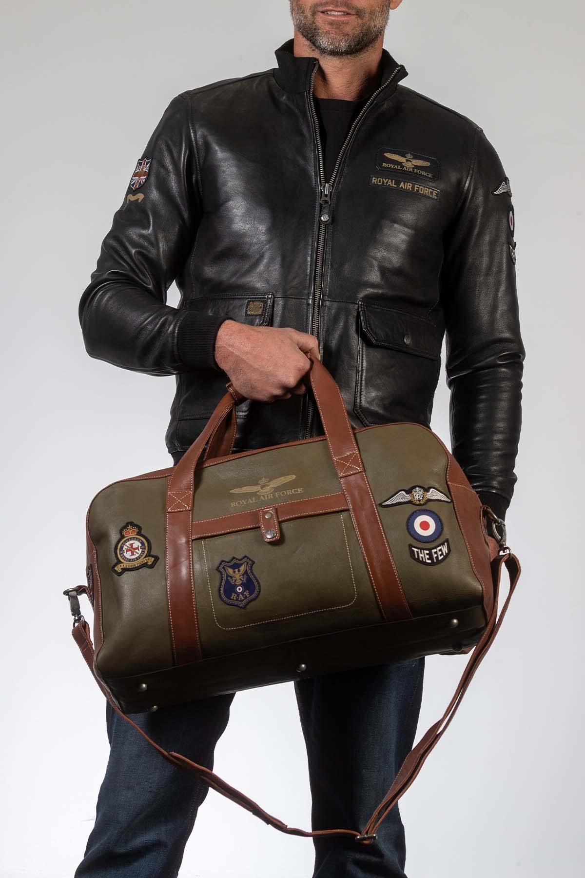 Dark khaki leather travel bag with patches - Image n°2