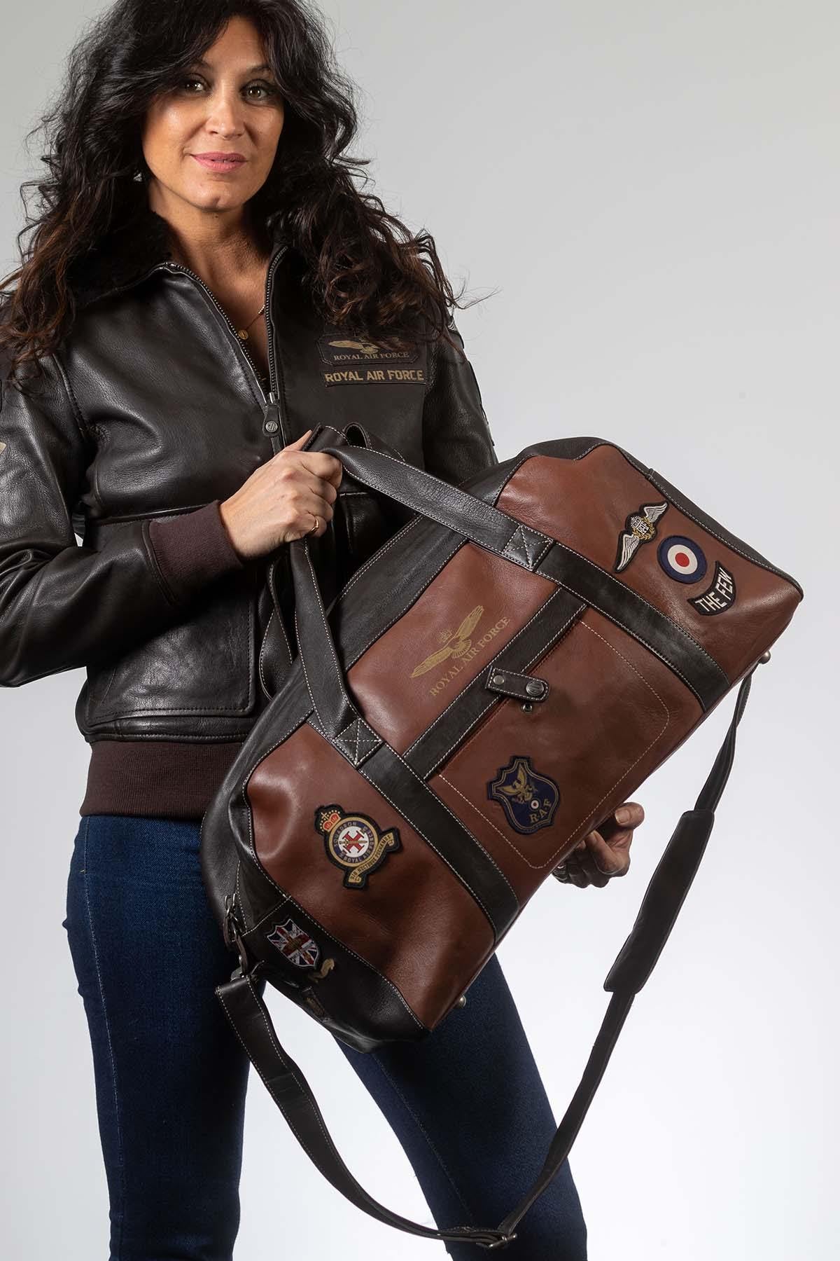 Tortoise brown leather travel bag with patches - Image n°2