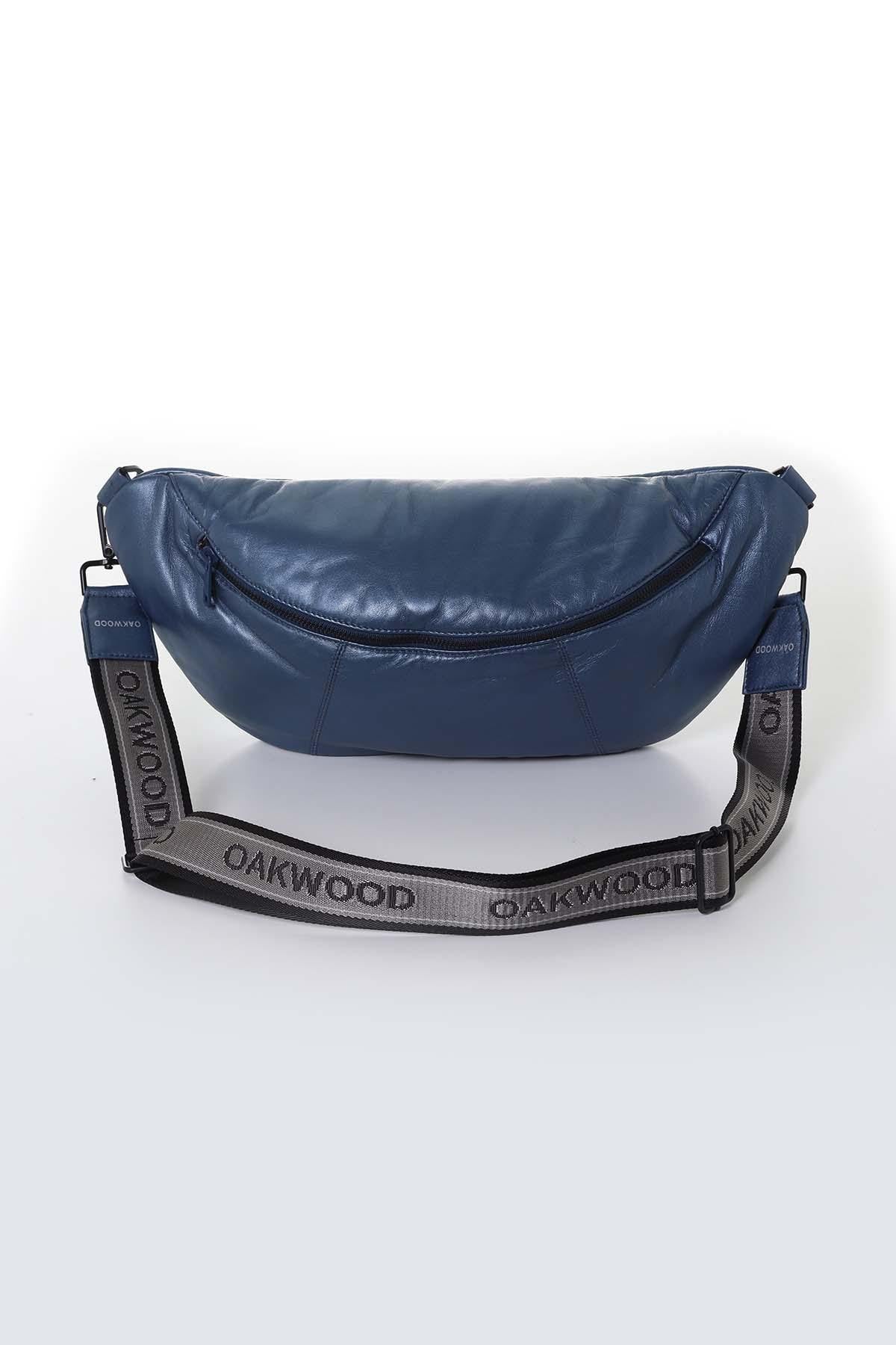 Women's metallic cobalt colored fanny pack - Image n°1