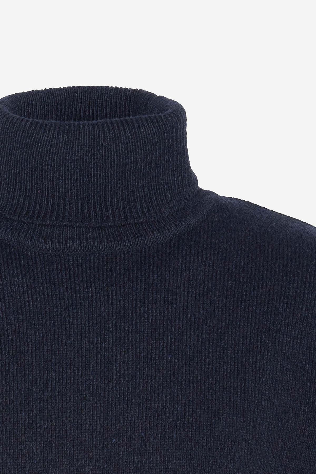 Navy blue recycled turtleneck sweater - Image n°2