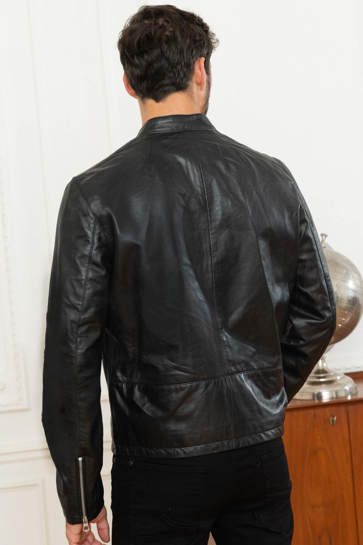 Round collar jacket in black genuine leather - Image n°5