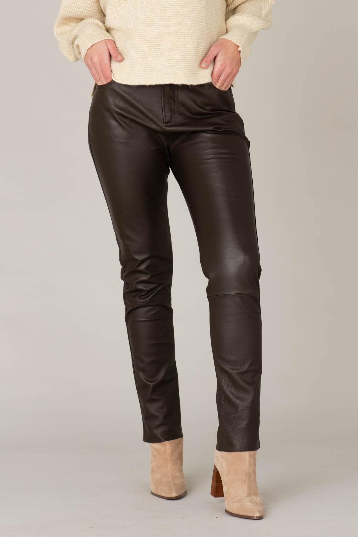 Women's dark brown leather pants - Image n°6