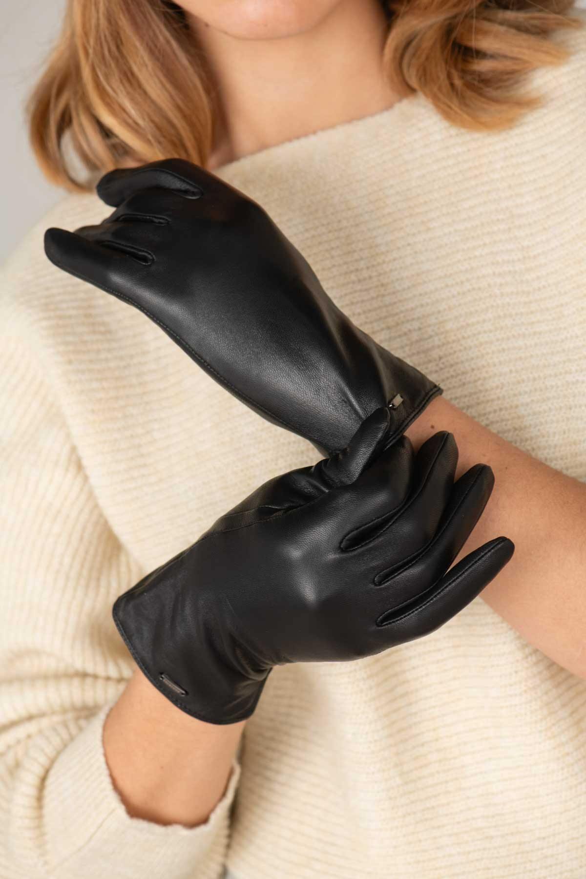 Elegant black leather gloves for women - Image n°1