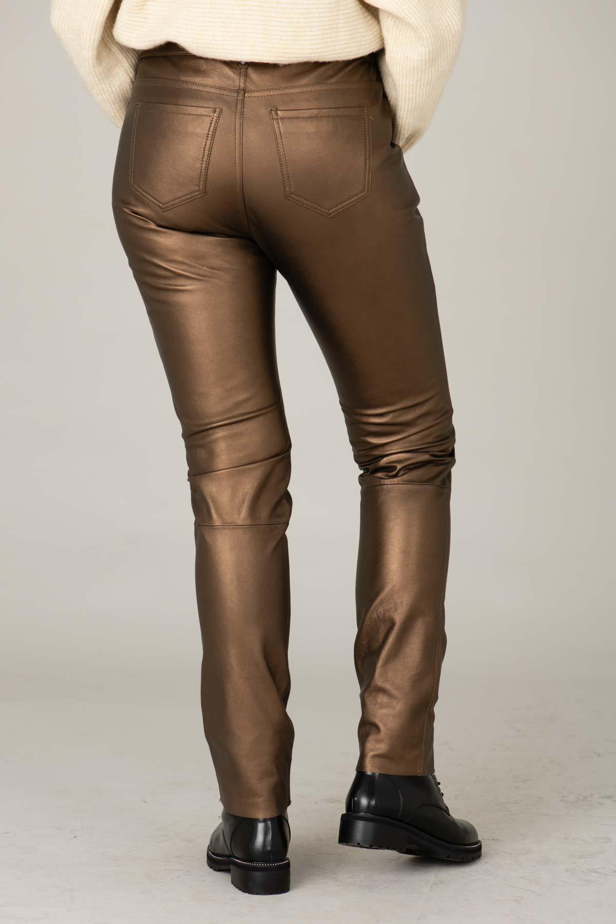 Gold-colored metallic-effect leather pants - Image n°3