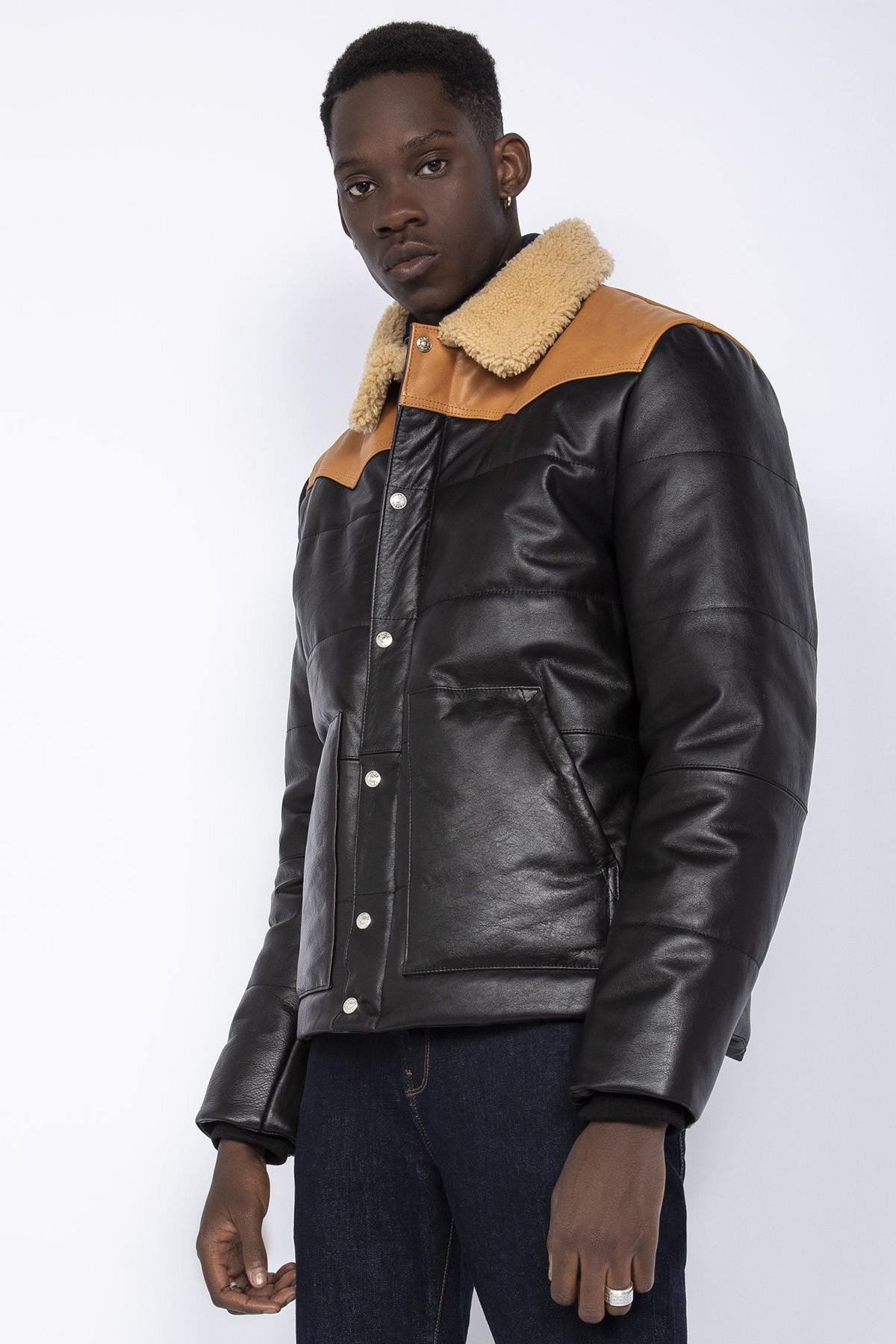 Two-tone leather down jacket with fur collar - Image n°3