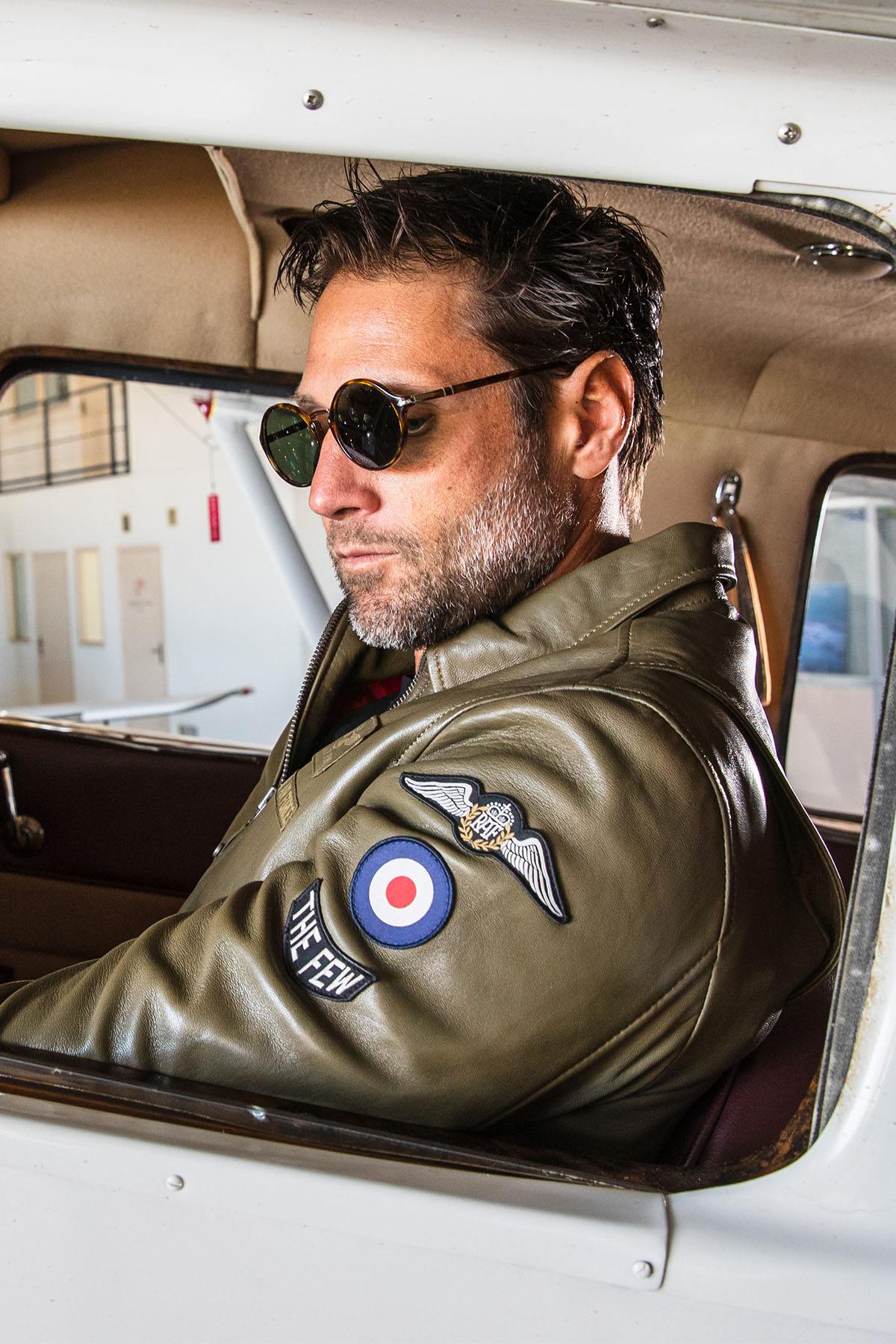 Dark khaki aviator style leather jacket with shirt collar - Image n°2