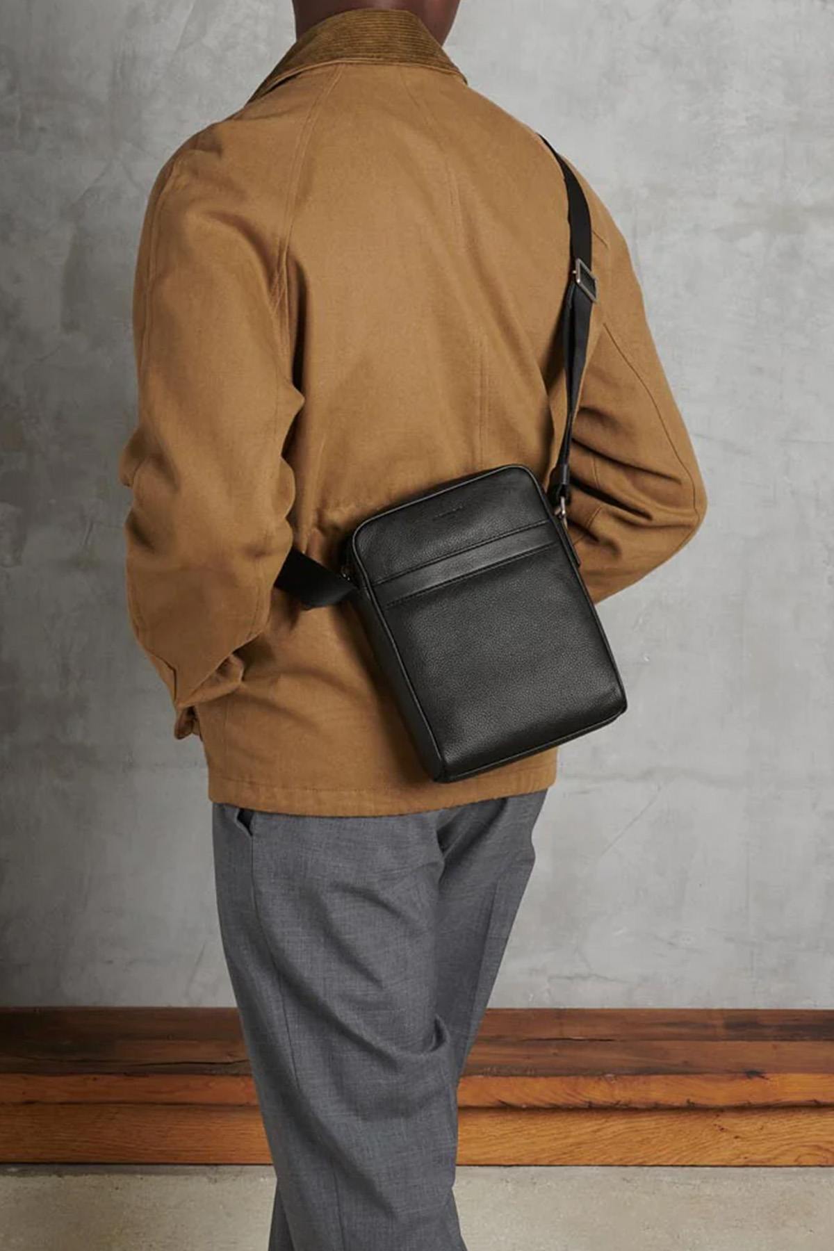 Charles medium bag in black grained leather - Image n°2