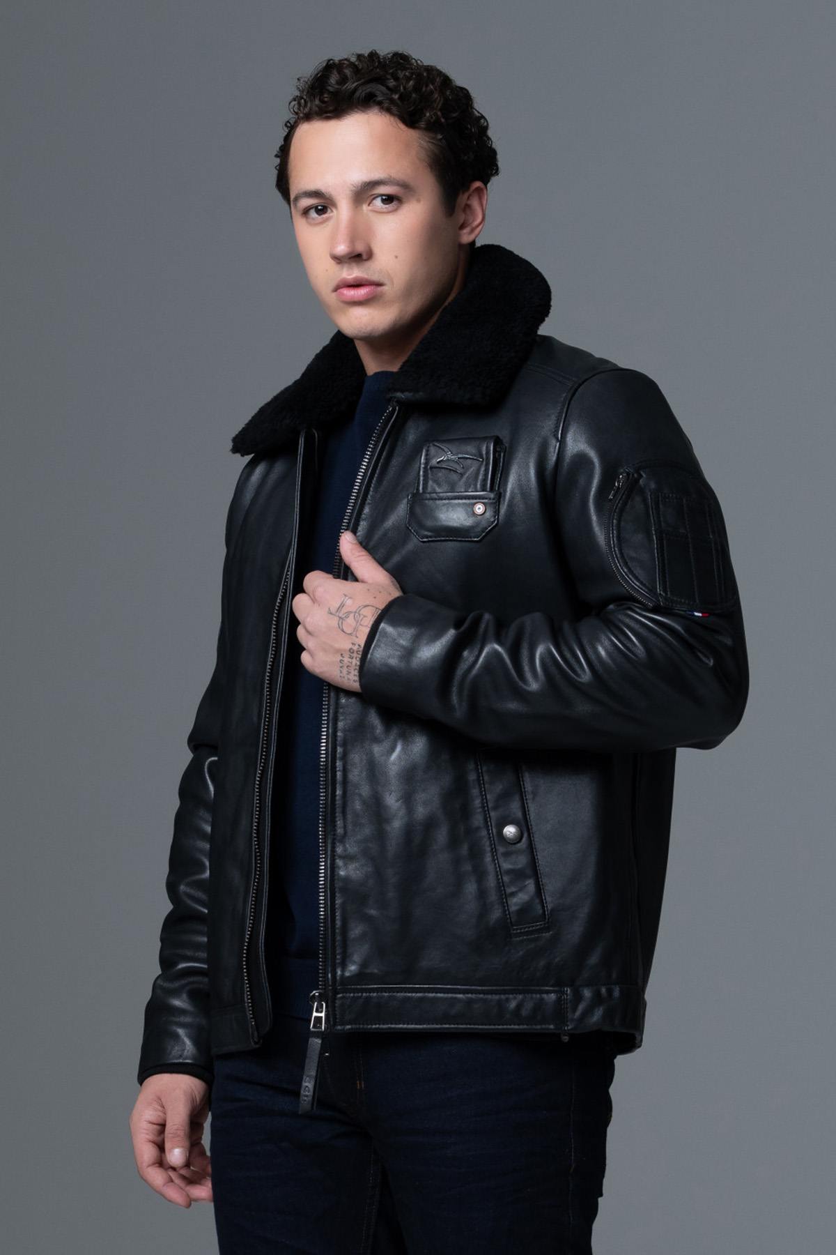 Air and Space Force collector's black leather jacket - Image n°3