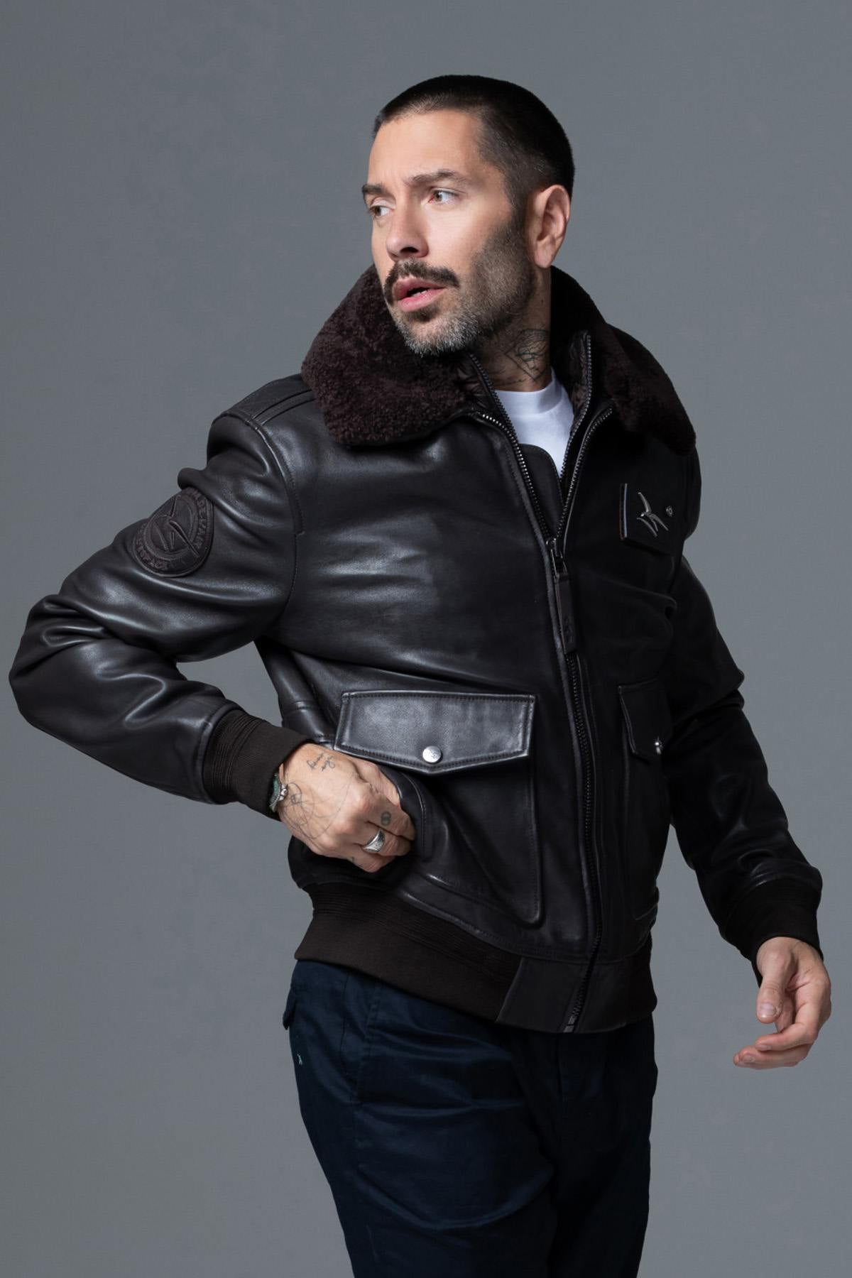 Collector's brown leather jacket with premium finishes - Image n°4